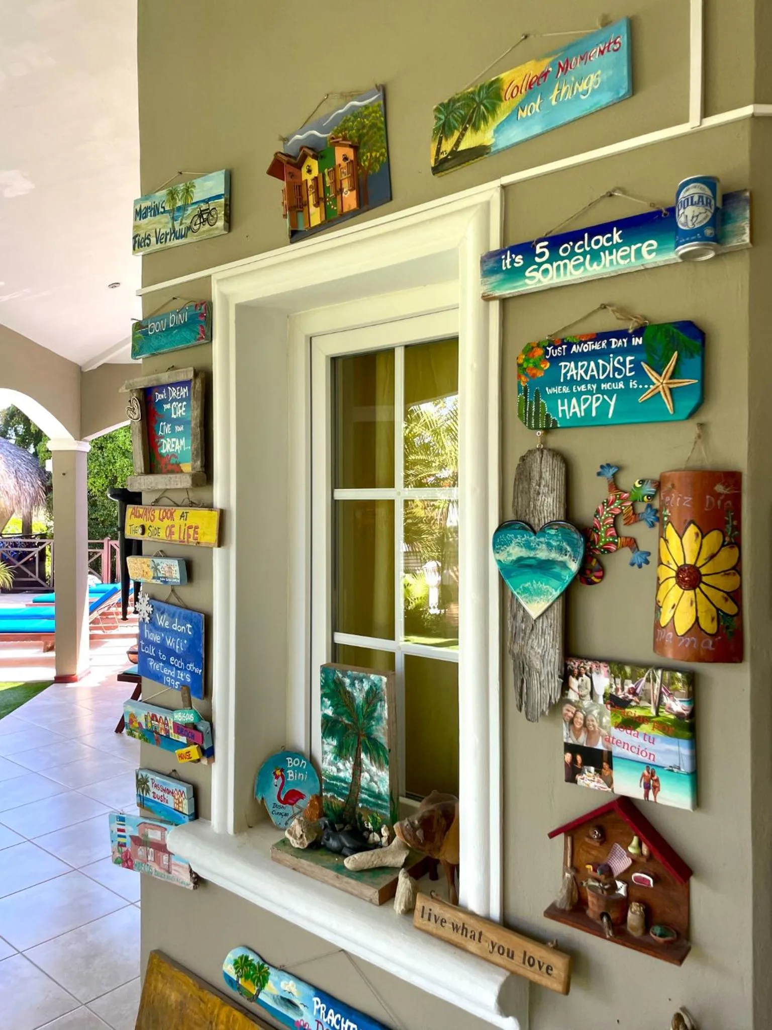 Property building in Hibiscus Beach House