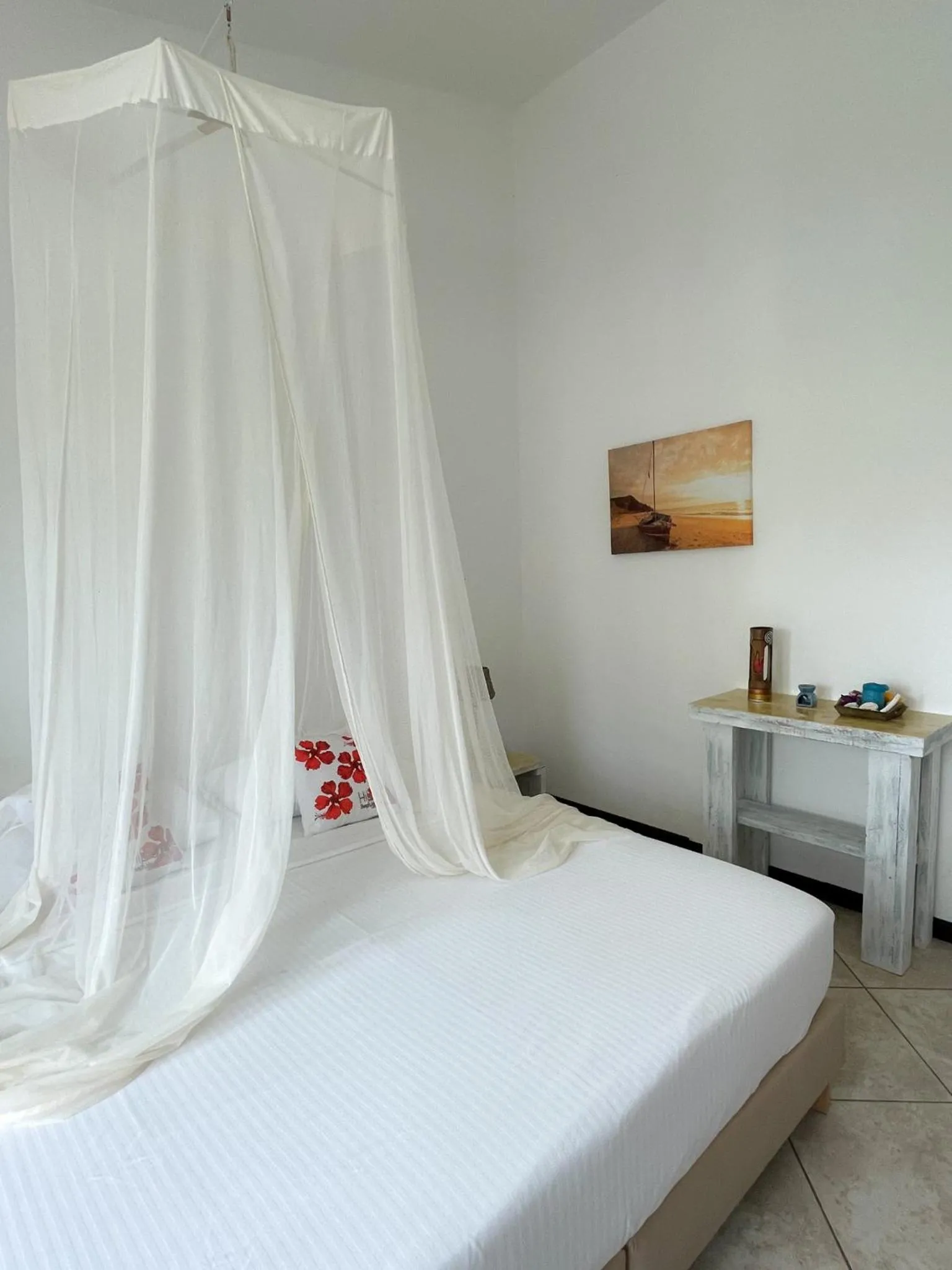Bedroom, Bed in Hibiscus Beach House