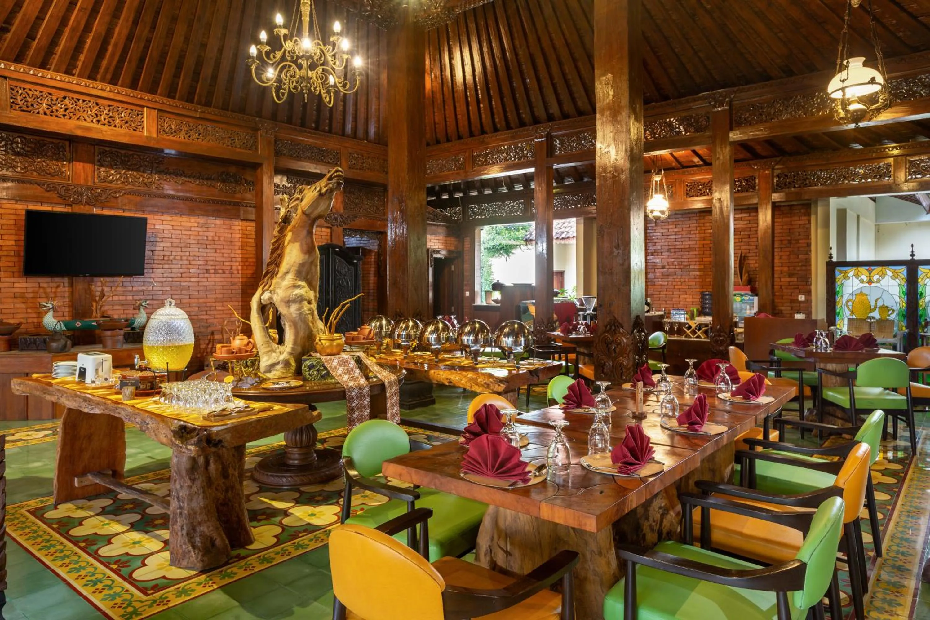 Restaurant/places to eat in Bale Devata Resort