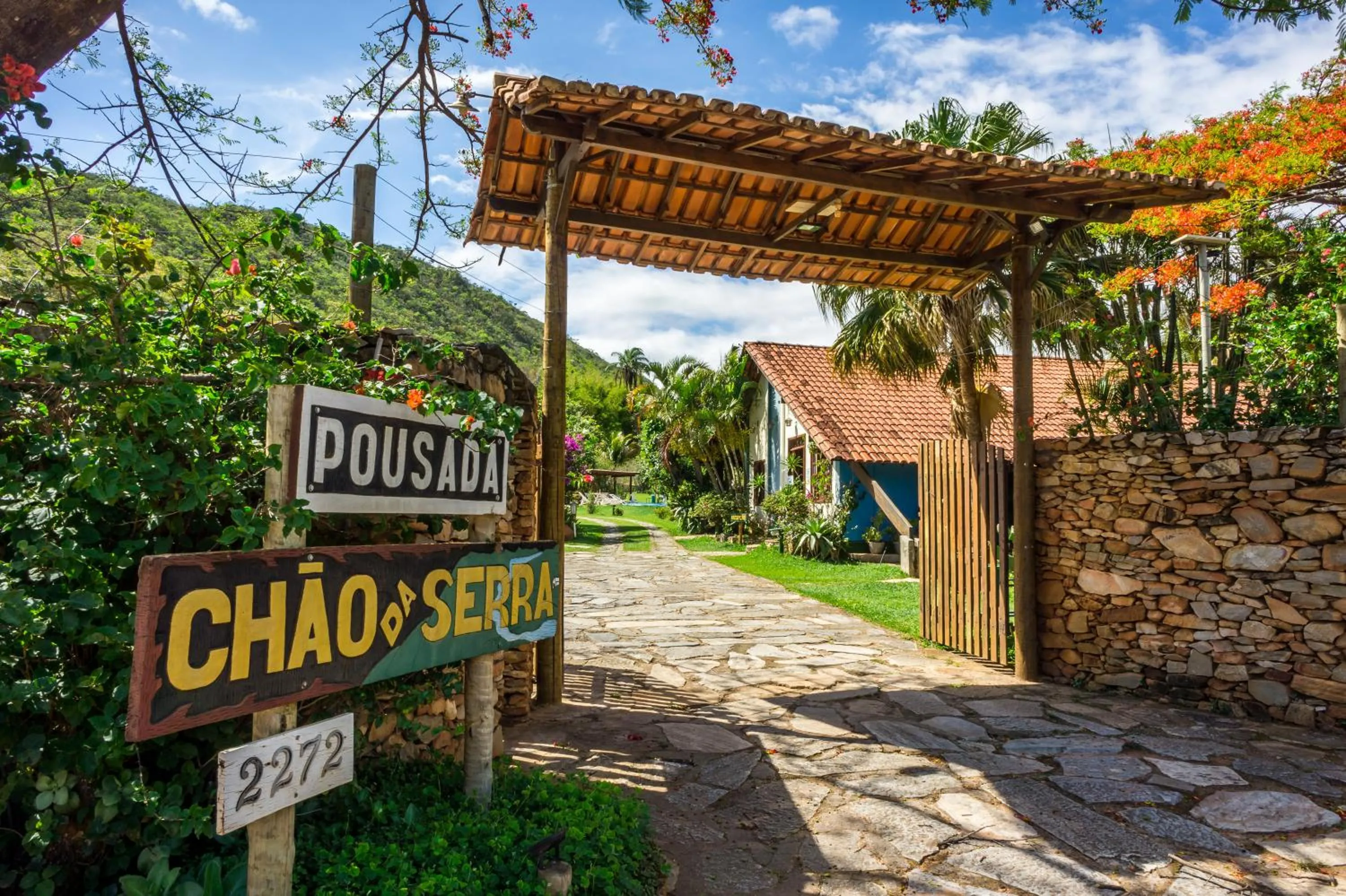 Logo/Certificate/Sign in Pousada Chão da Serra