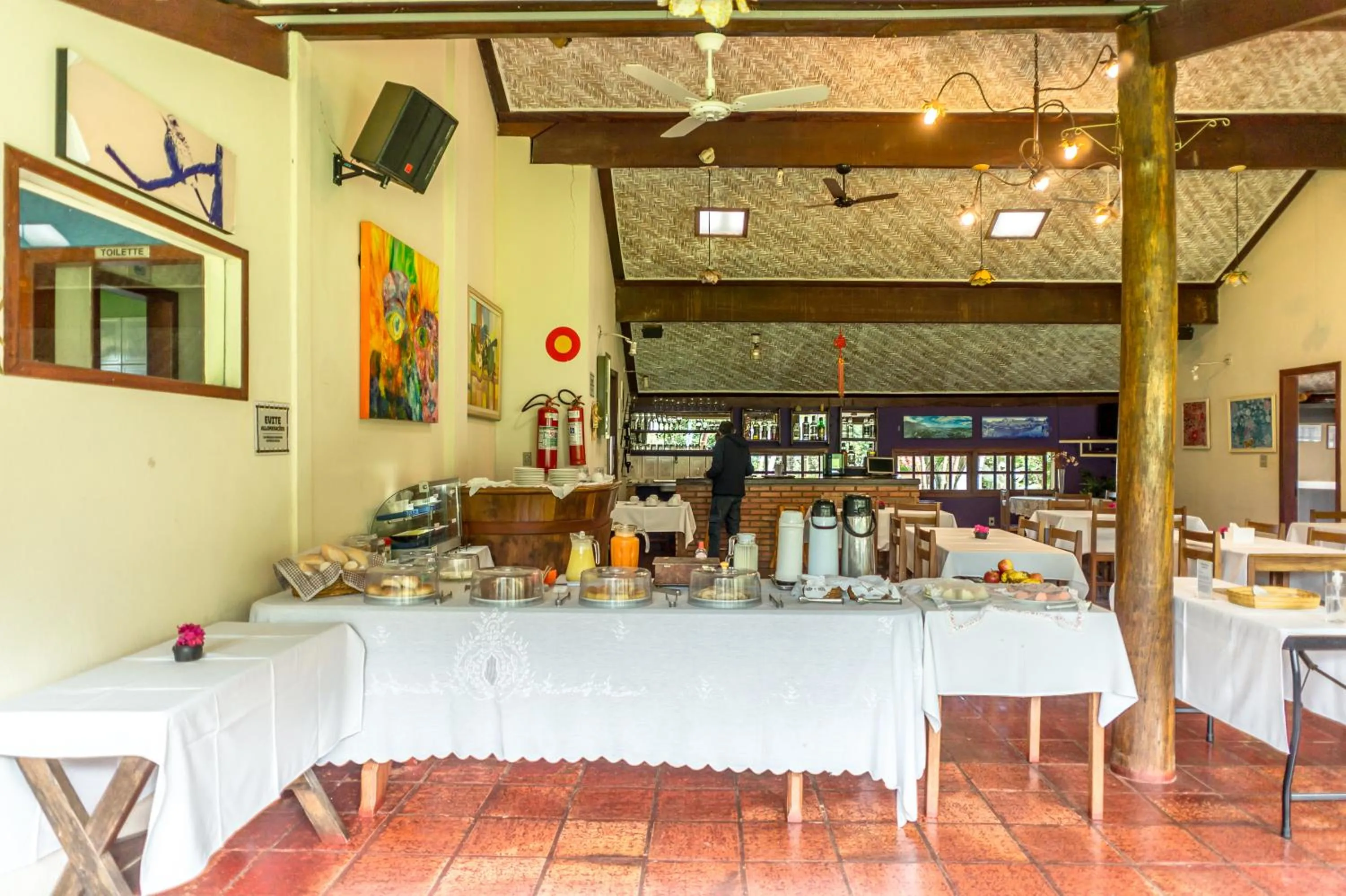 Restaurant/places to eat in Pousada Chão da Serra