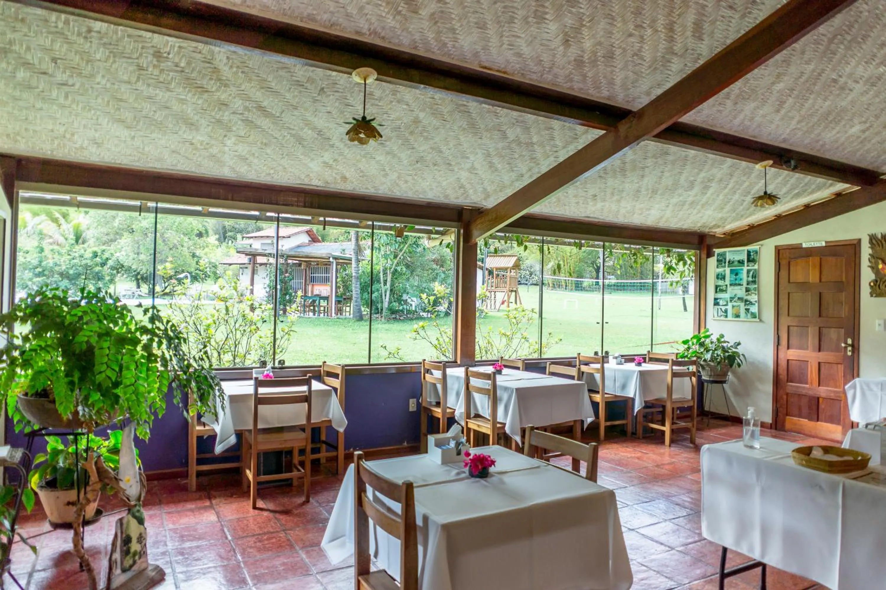 Restaurant/places to eat in Pousada Chão da Serra