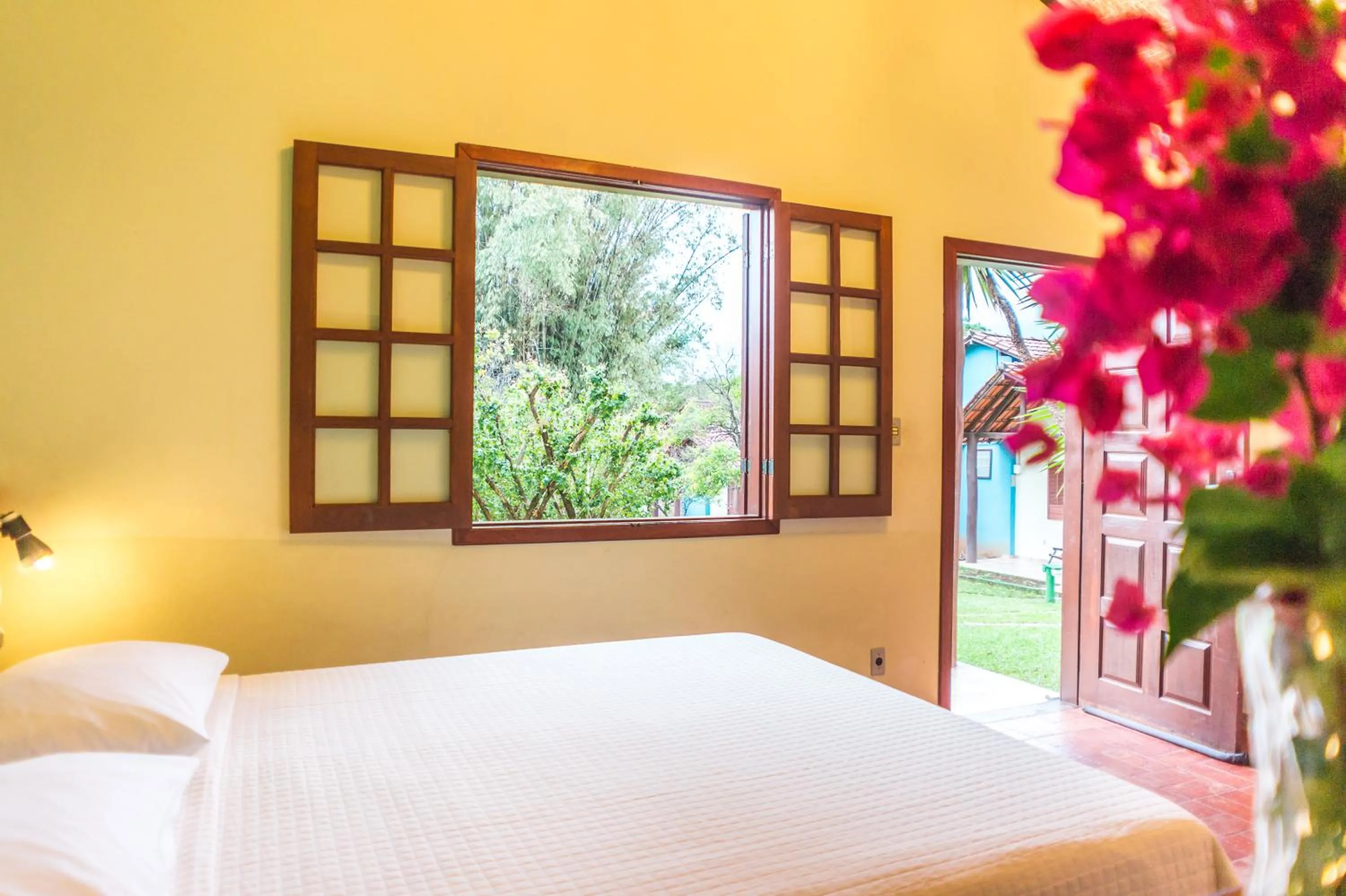 Photo of the whole room, Bed in Pousada Chão da Serra