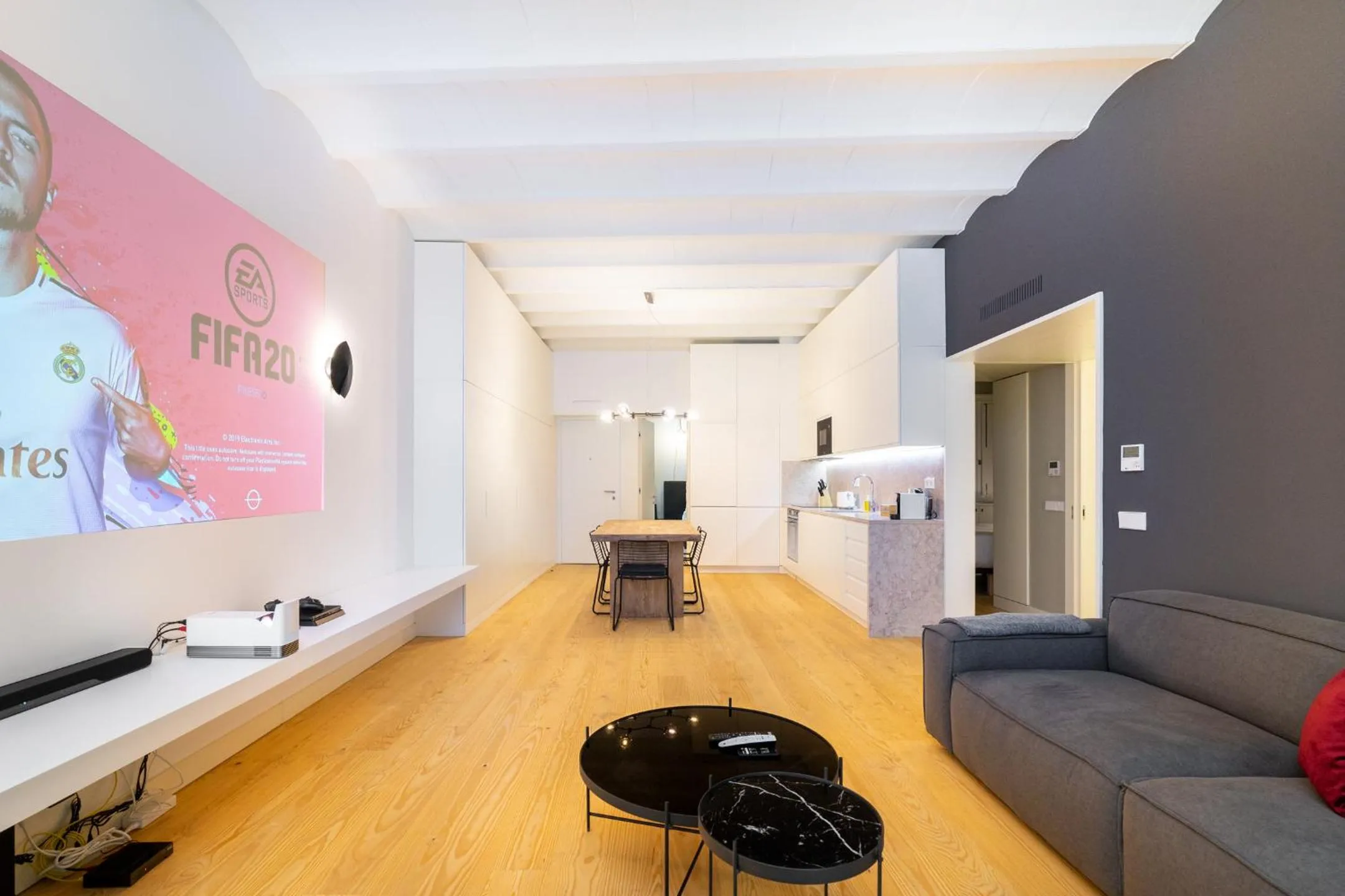 WHome | LS48 Prime Location Upscale Family Apartment