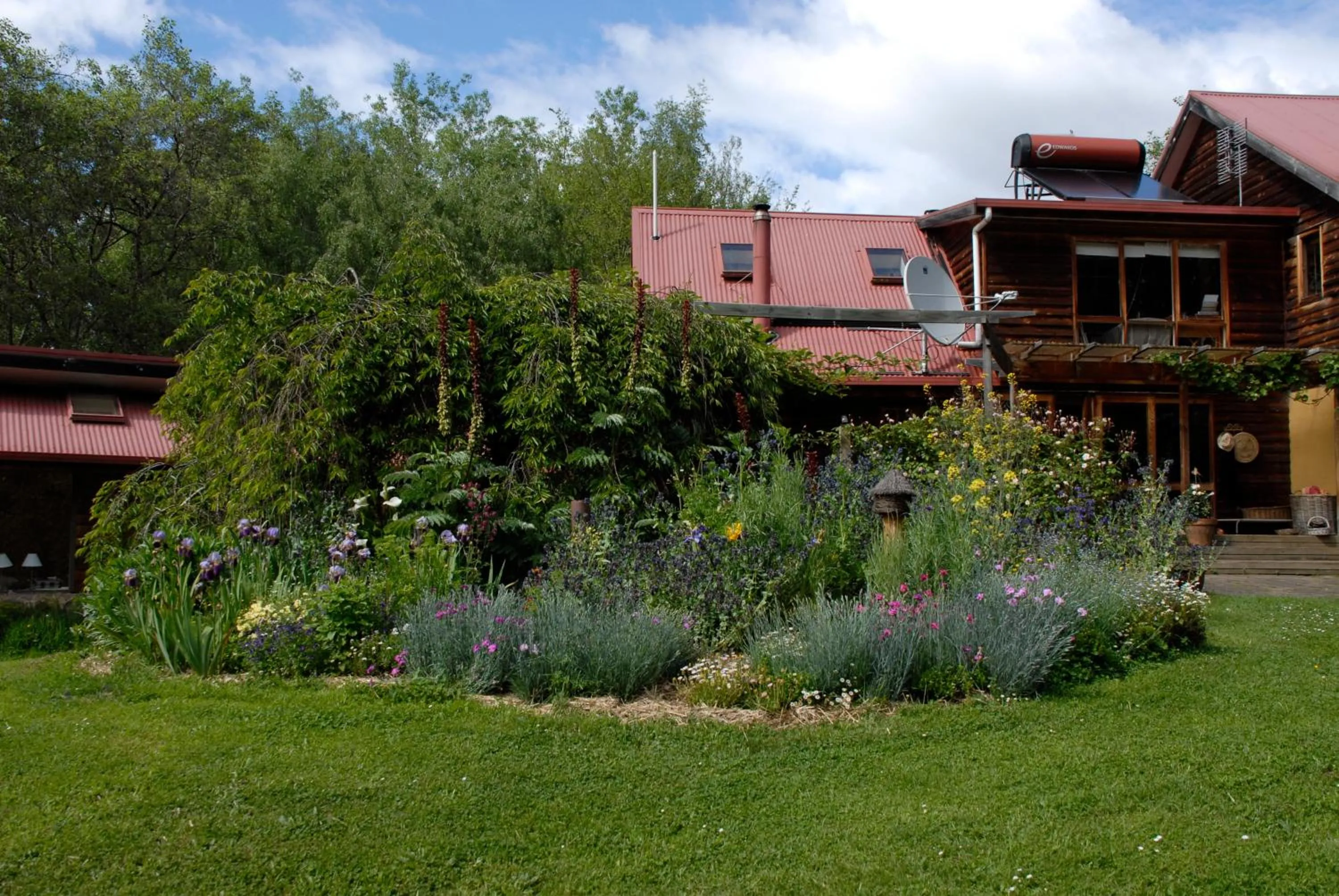 Property Building in Birdwing Bed and Breakfast Weegena