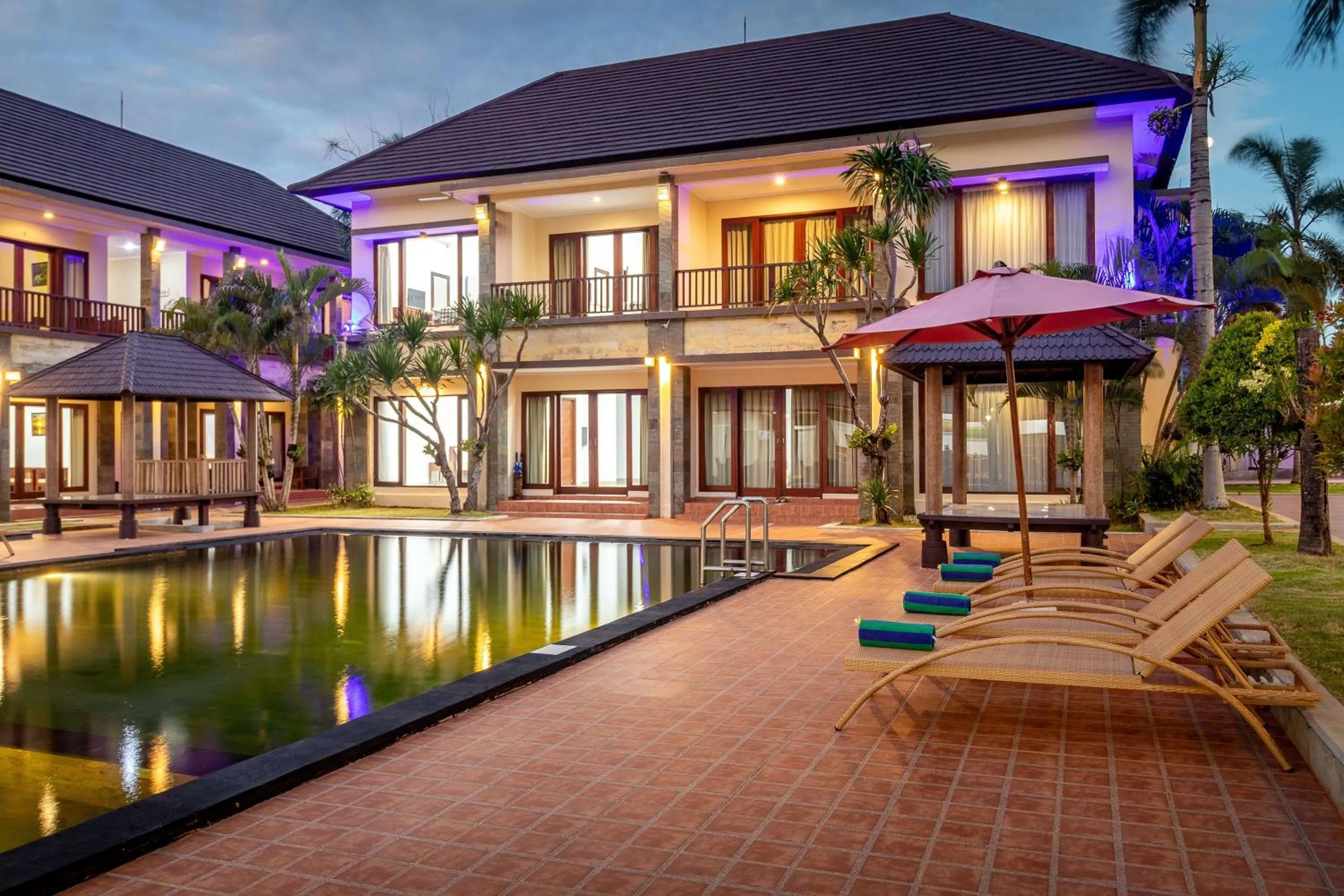 Swimming pool in Vidi Boutique Hotel