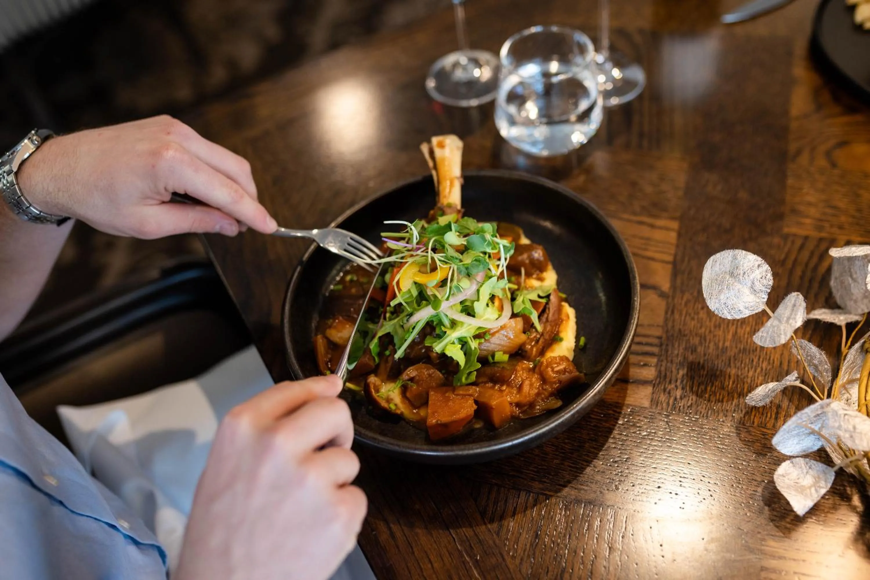 Restaurant/places to eat in International Hotel Wagga Wagga