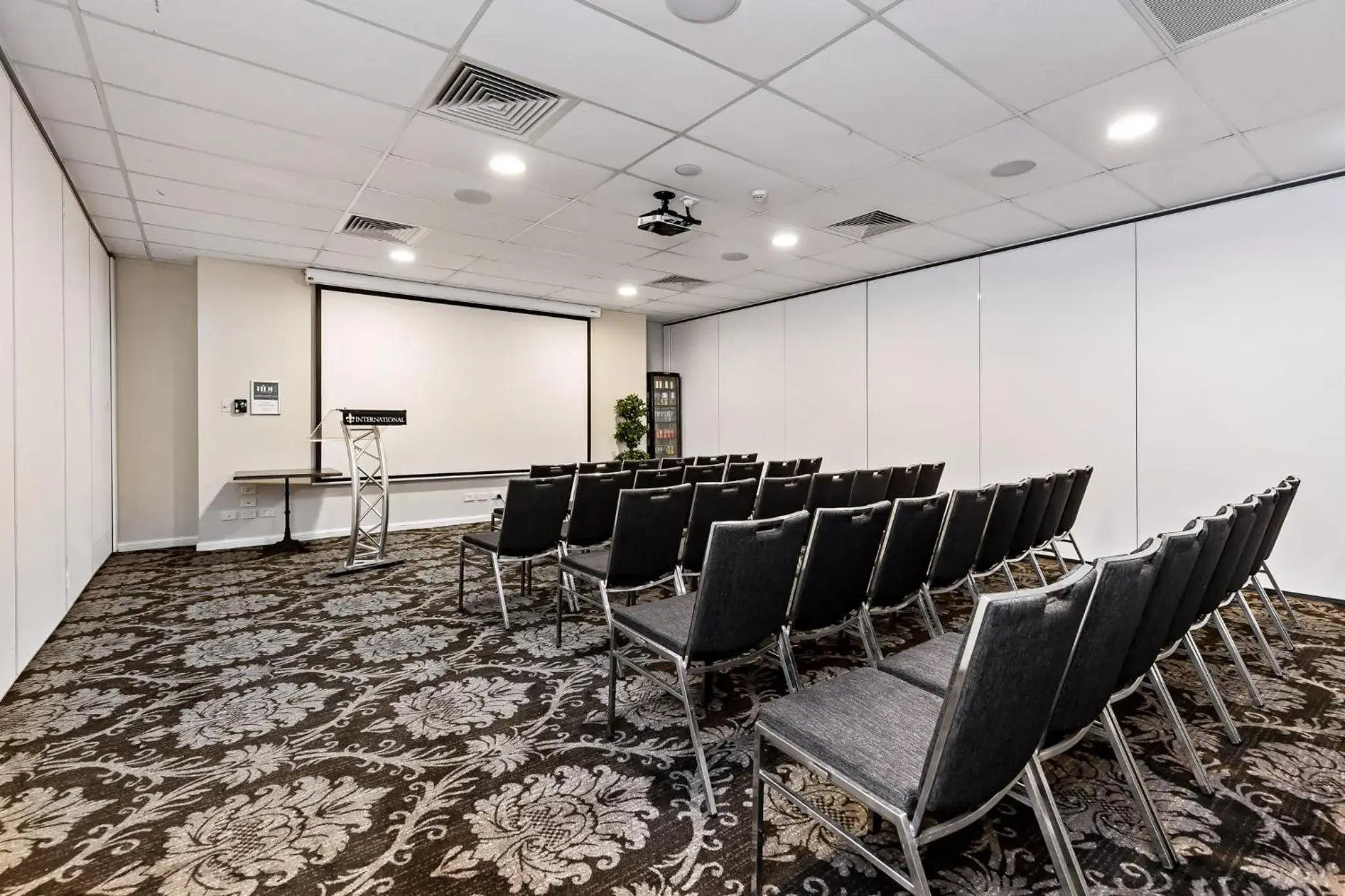 Property building in International Hotel Wagga Wagga Property building in International Hotel Wagga Wagga