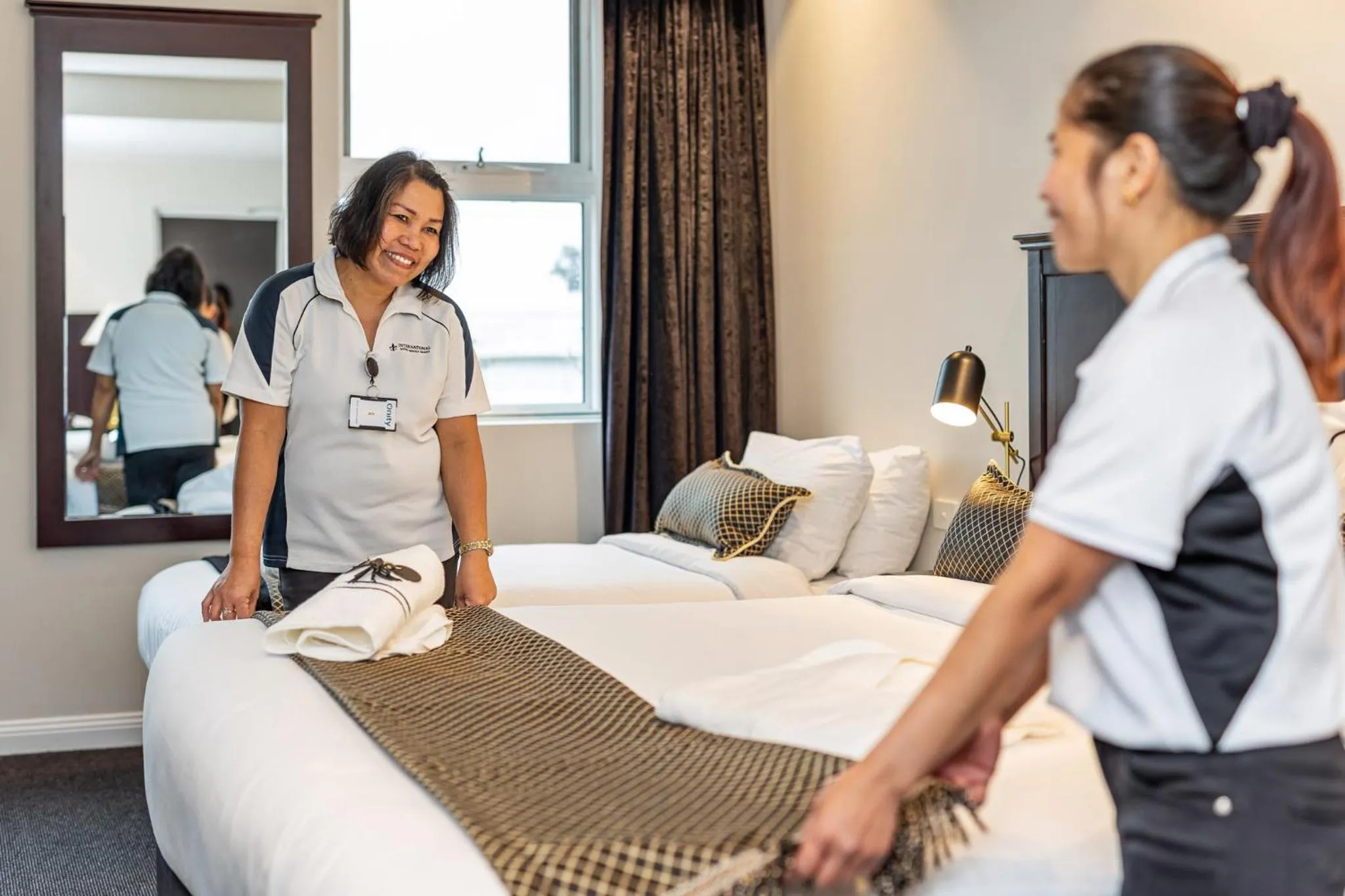 Staff, Bed in International Hotel Wagga Wagga