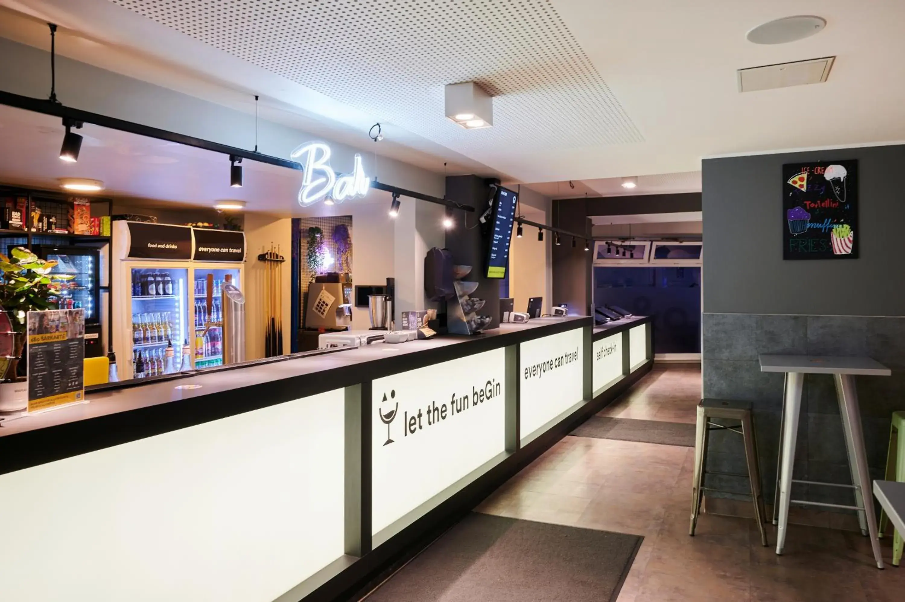 Lounge or bar in a&o Hamburg Reeperbahn Lounge or bar in a&o Hamburg Reeperbahn