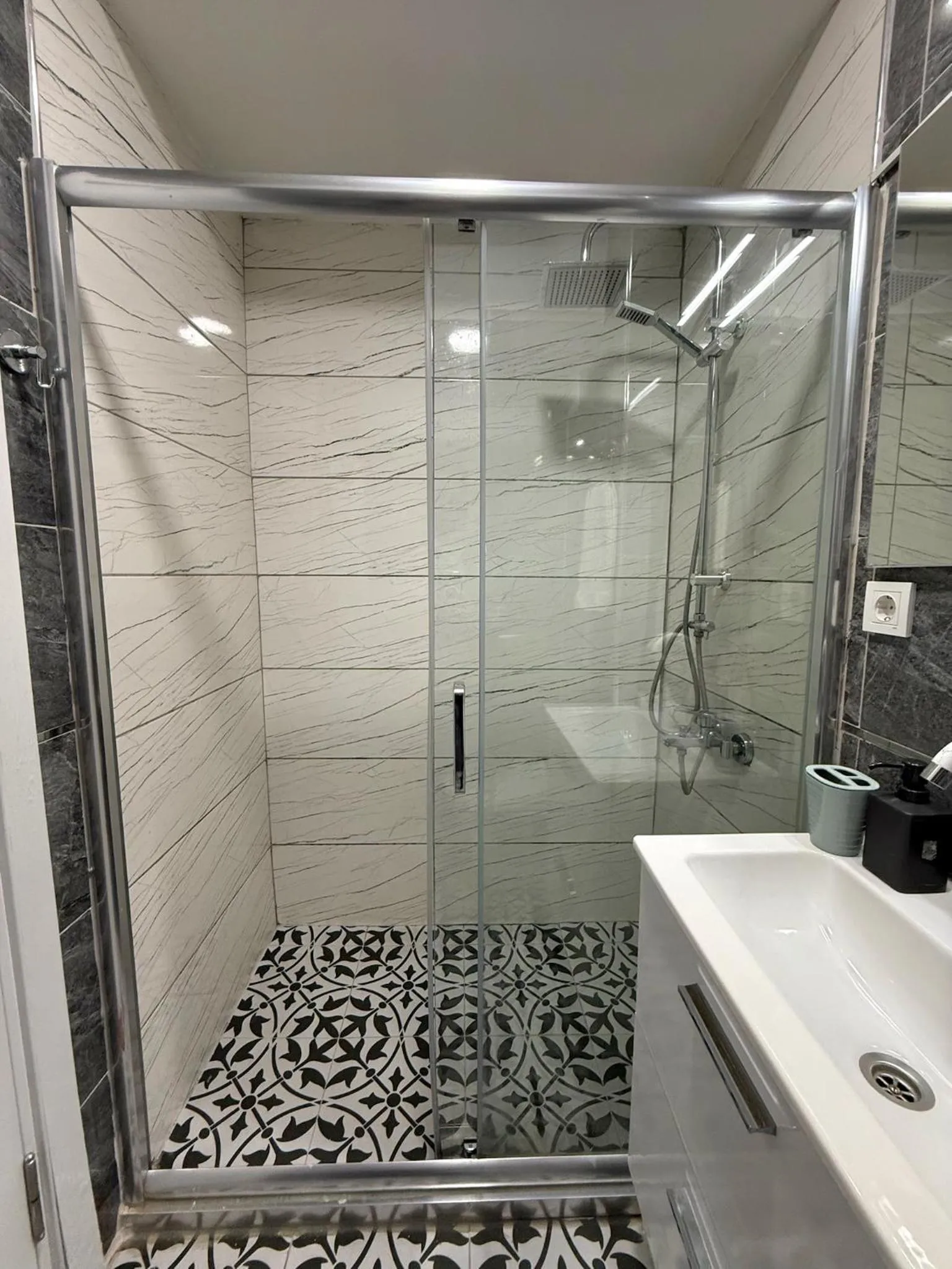 Shower in GV Suites Galata