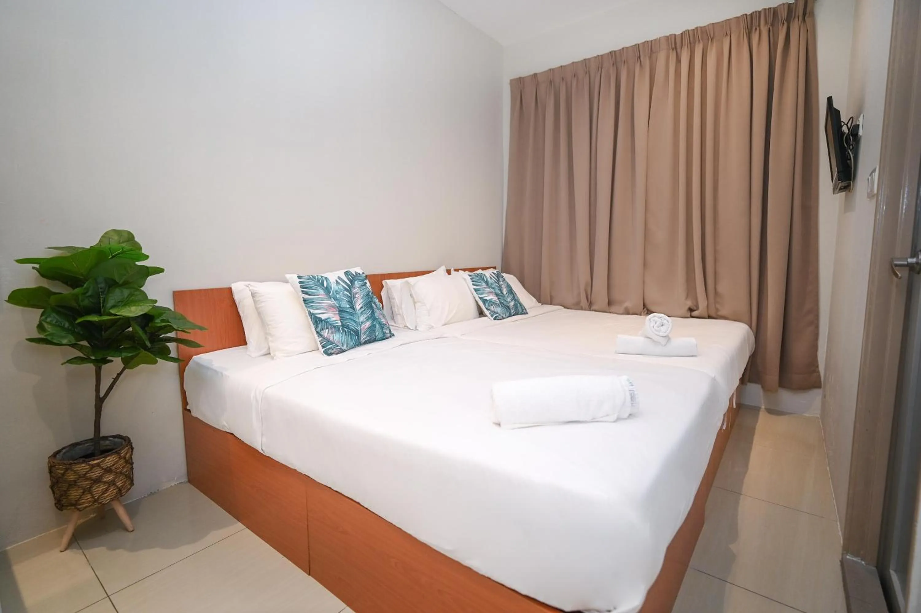 Bed in Swing & Pillows - KL Pekeliling formerly known as Swiss Cottage Hotel