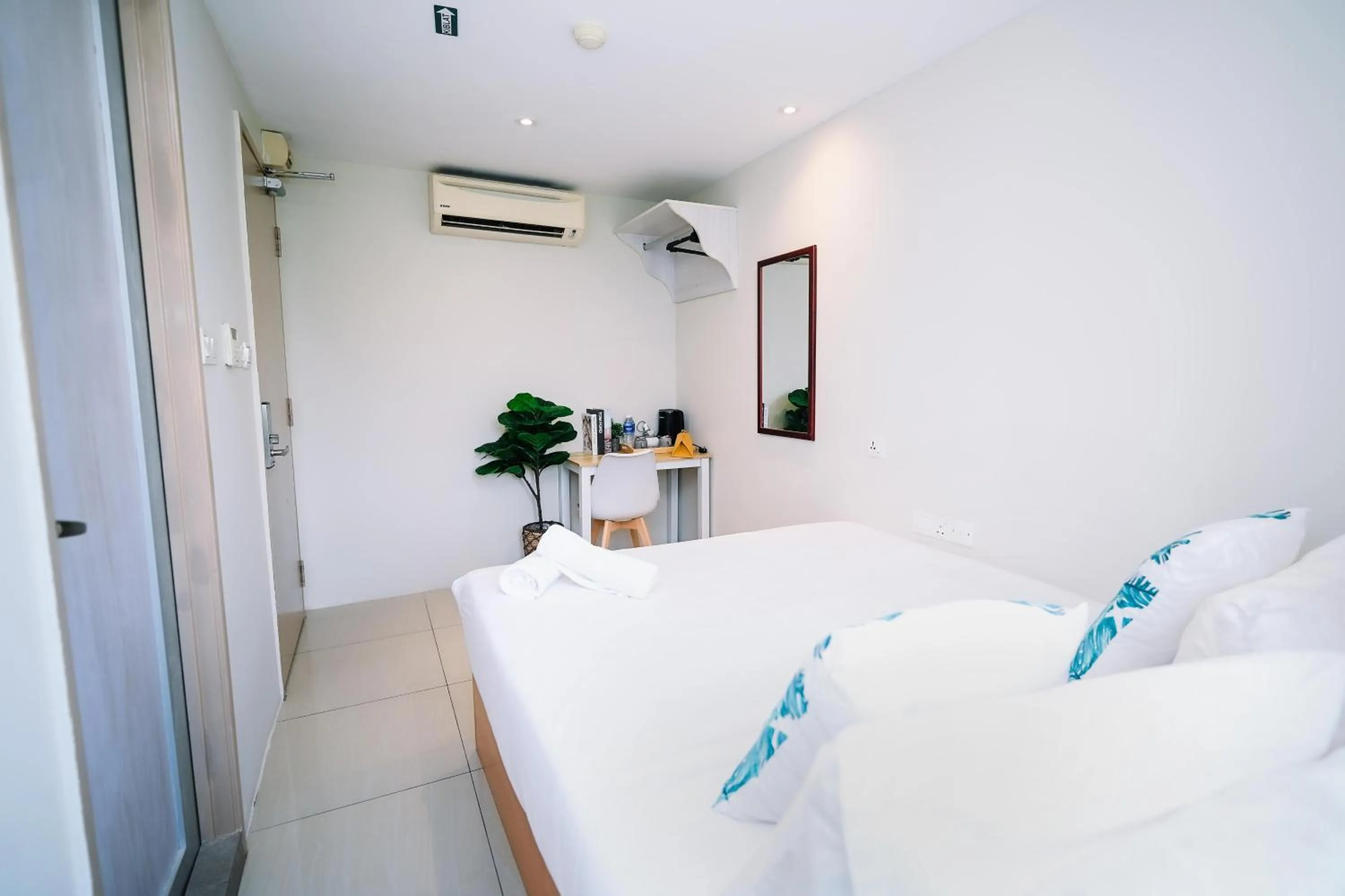 Bed in Swing & Pillows - KL Pekeliling formerly known as Swiss Cottage Hotel