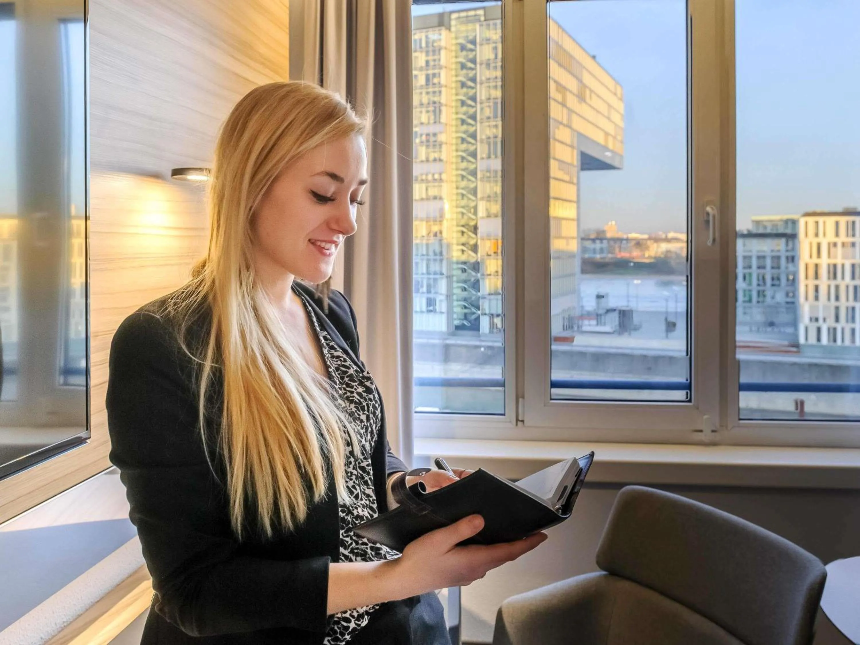 Bedroom in Novotel Köln City