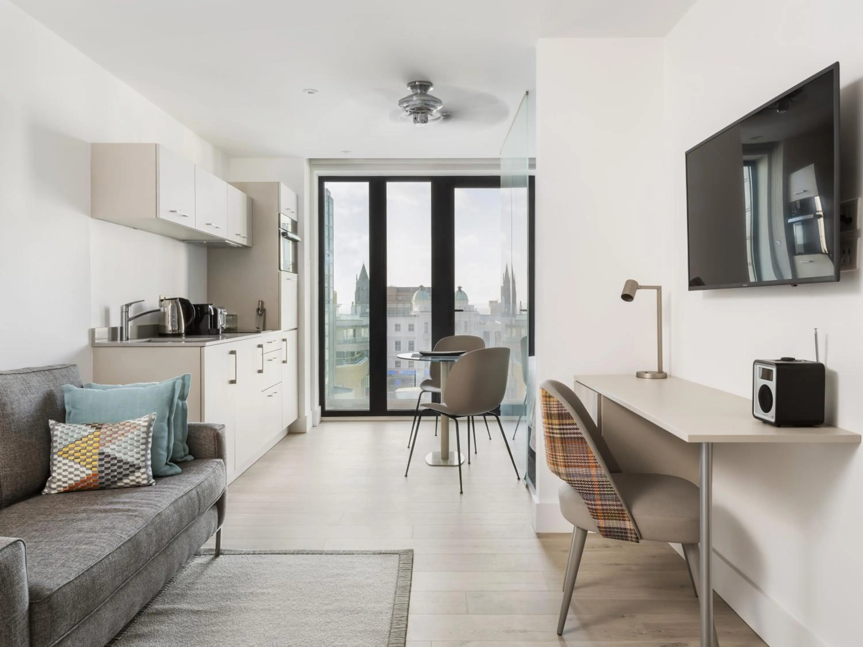 Kitchen or kitchenette in Q Square by Supercity Aparthotels