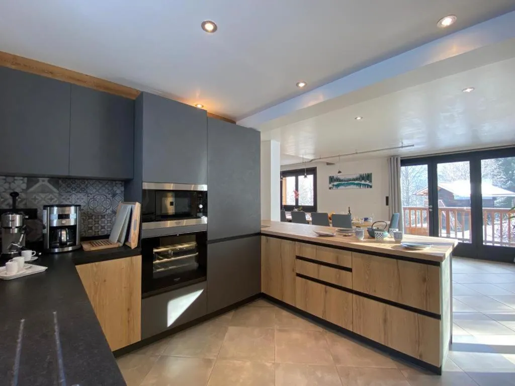 Kitchen or kitchenette in Chalet Mountain Vibes