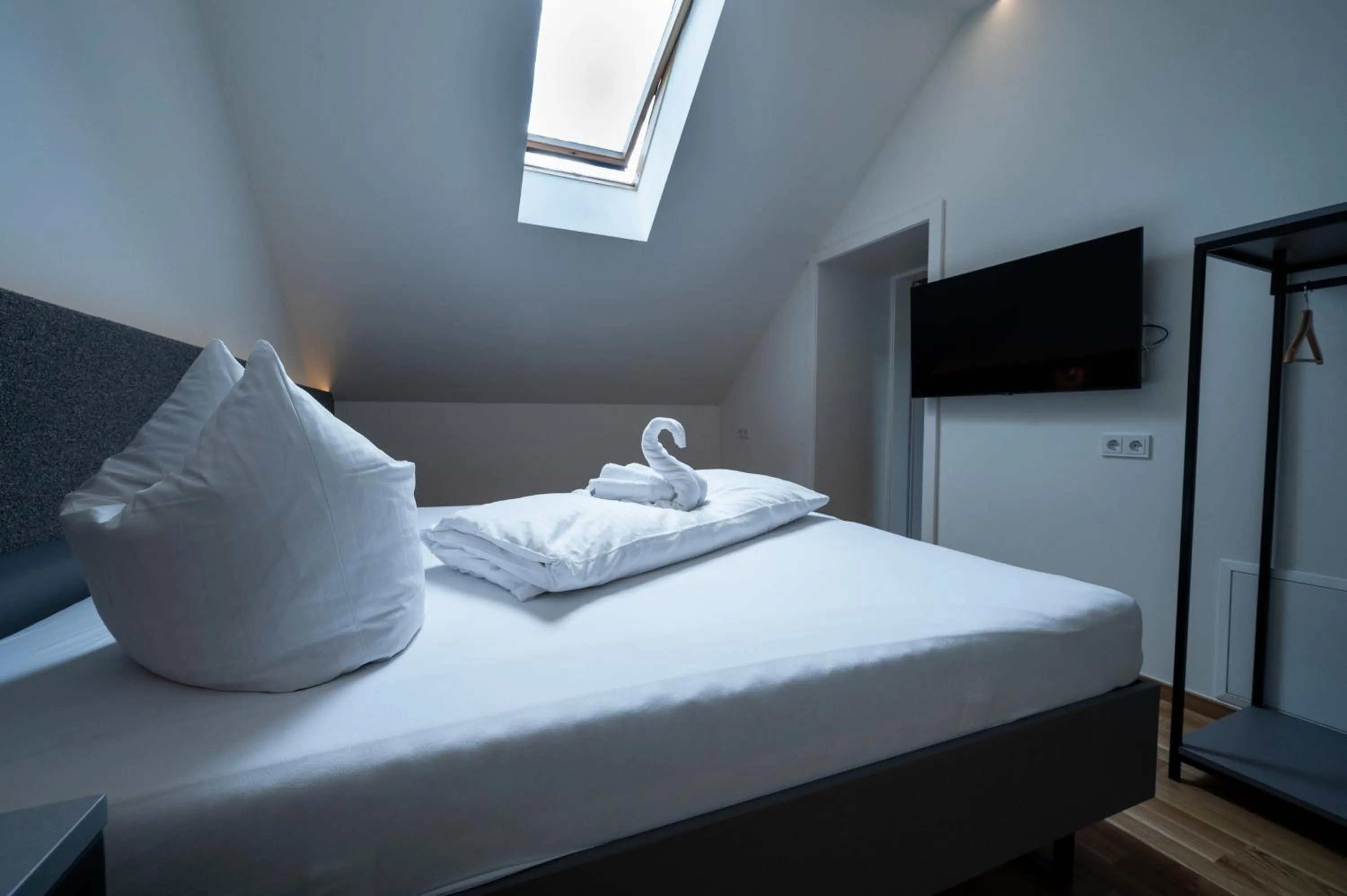 Photo of the whole room, Bed in Gasthaus Rössle