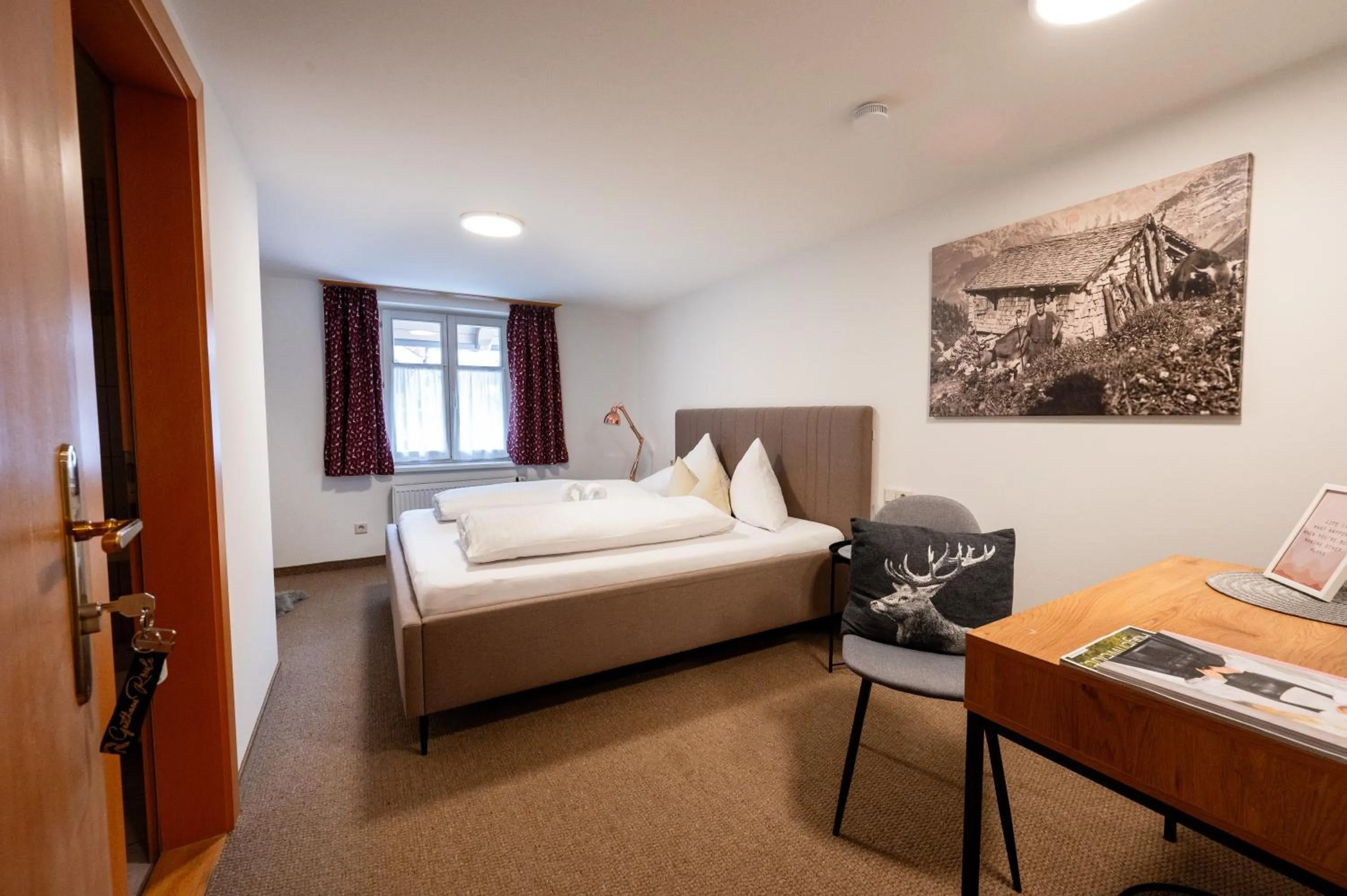 Photo of the whole room, Bed in Gasthaus Rössle