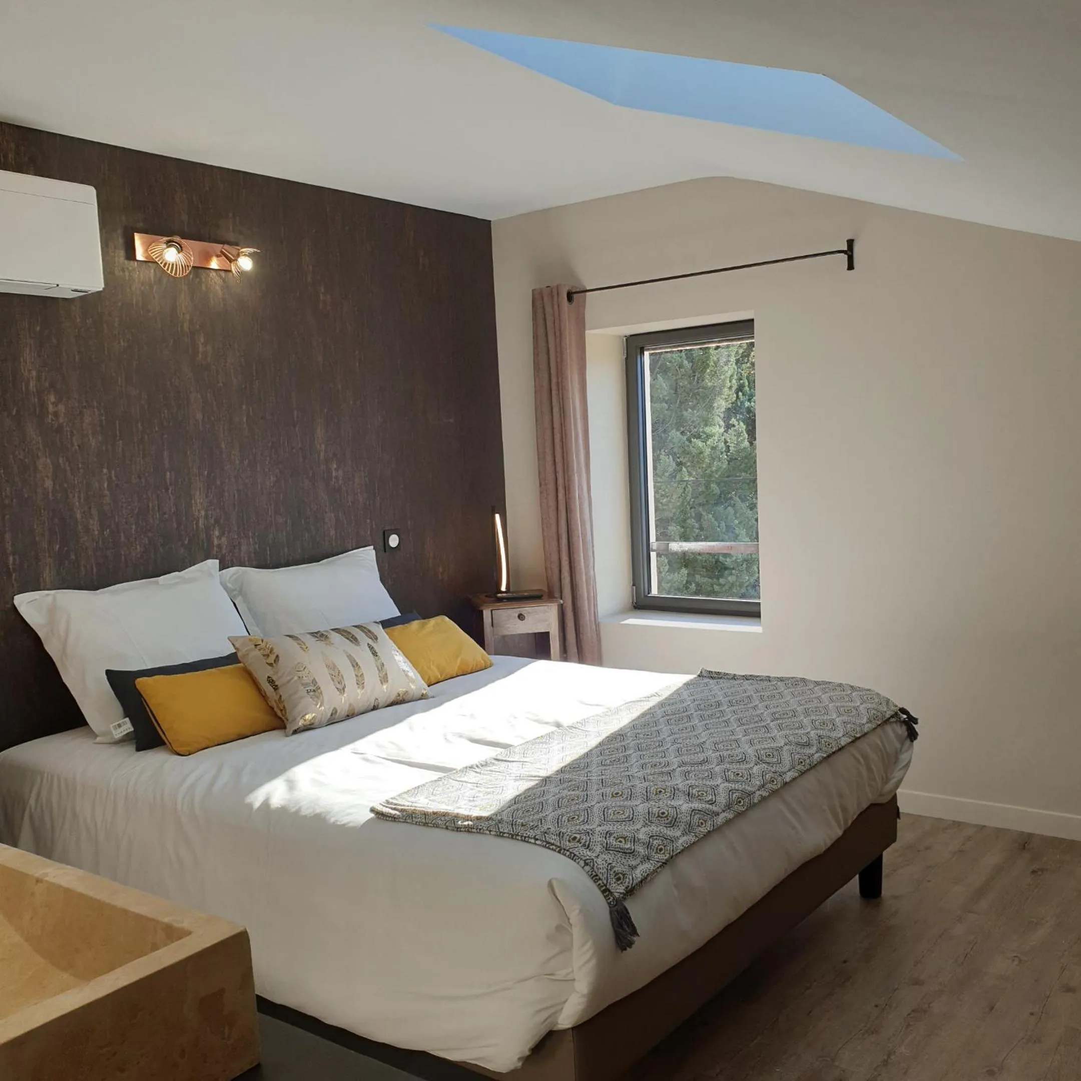 Bedroom, Bed in Mas de Reilhanette
