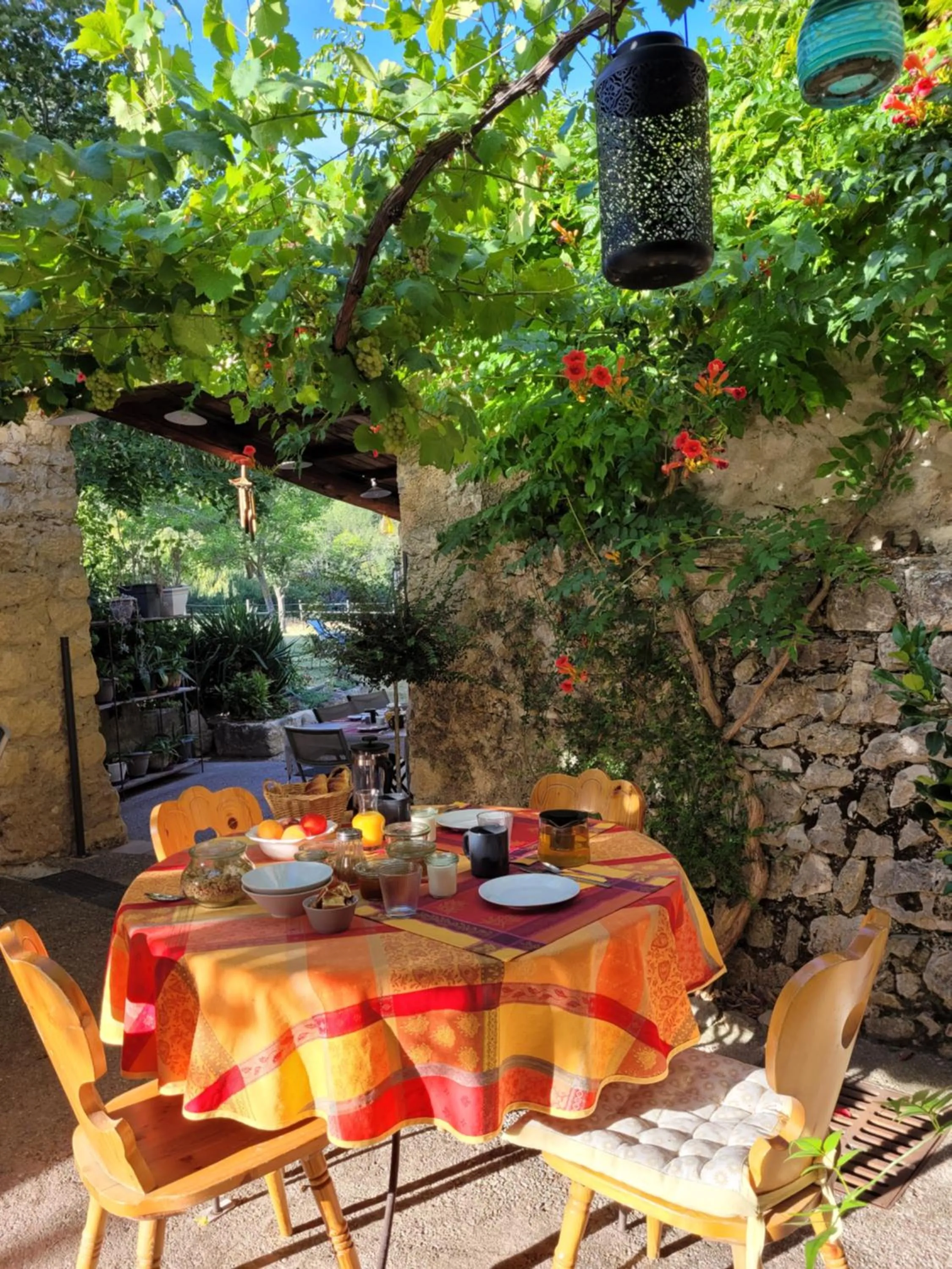Dining area in Mas de Reilhanette