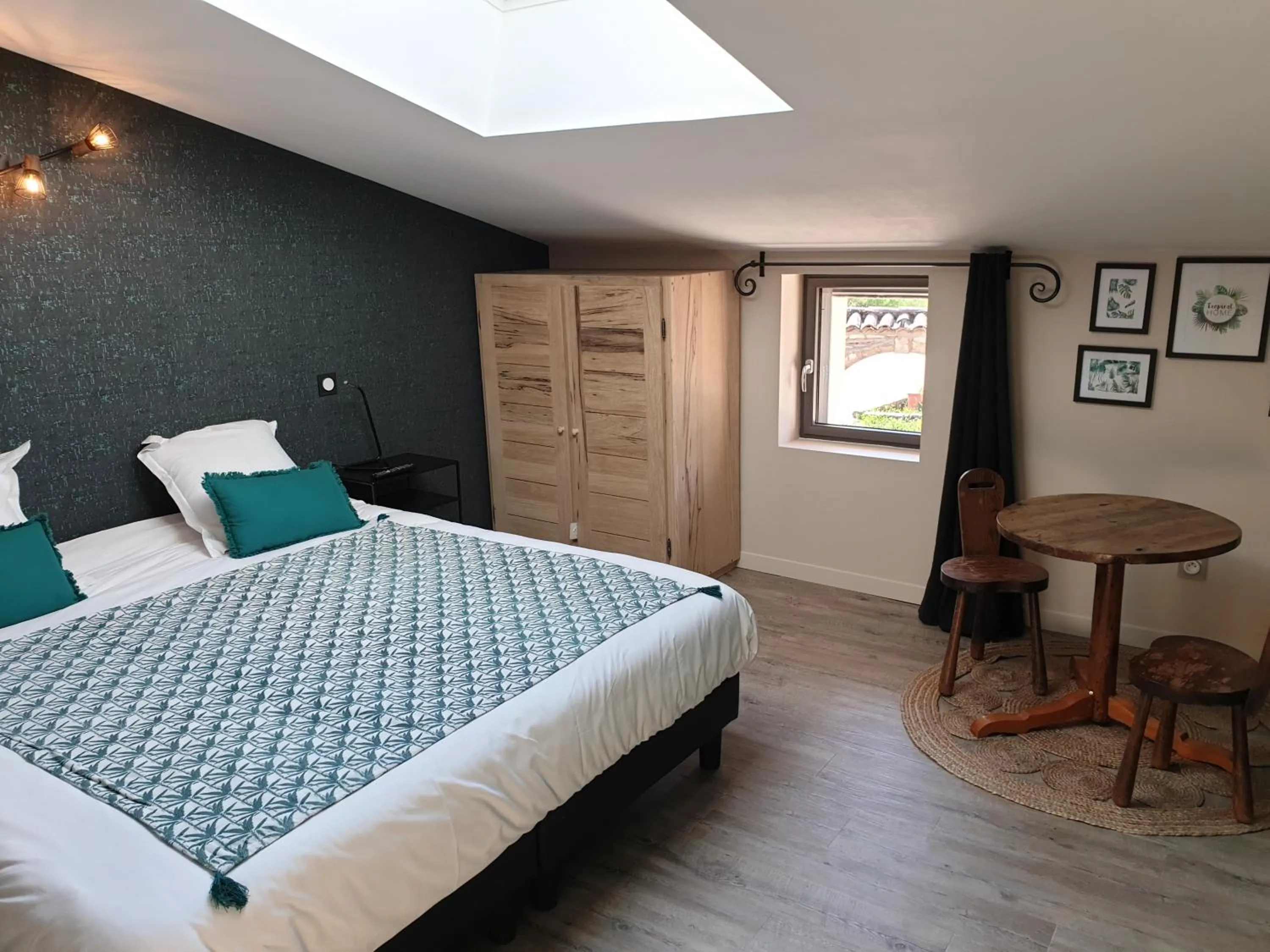 Photo of the whole room, Bed in Mas de Reilhanette