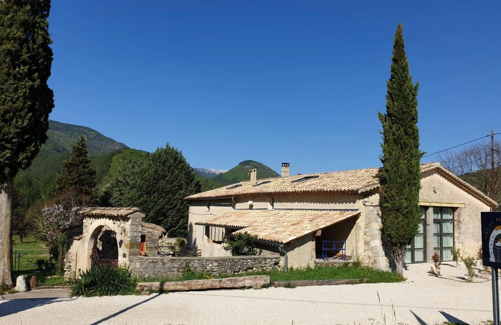 Property building in Mas de Reilhanette