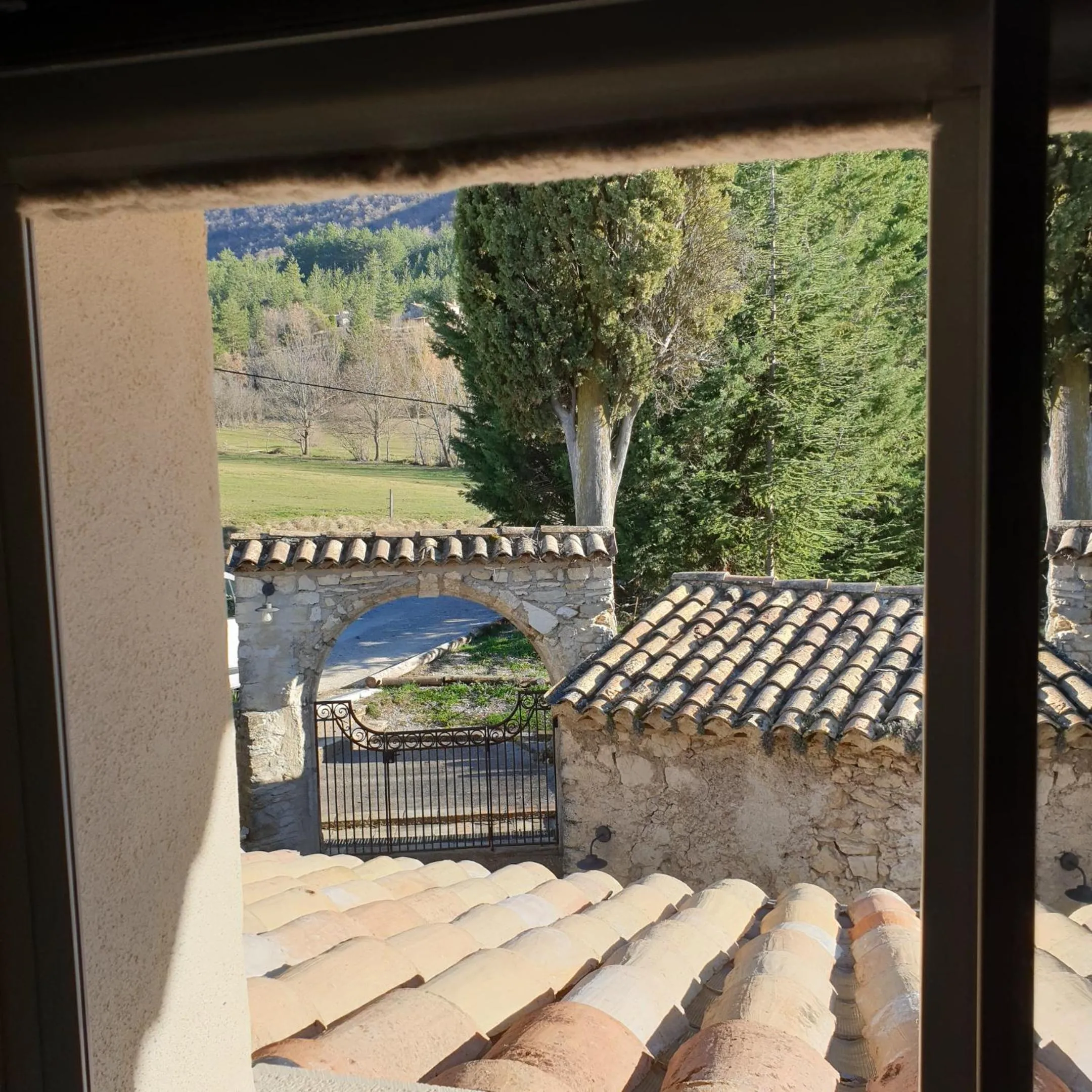 Inner courtyard view in Mas de Reilhanette