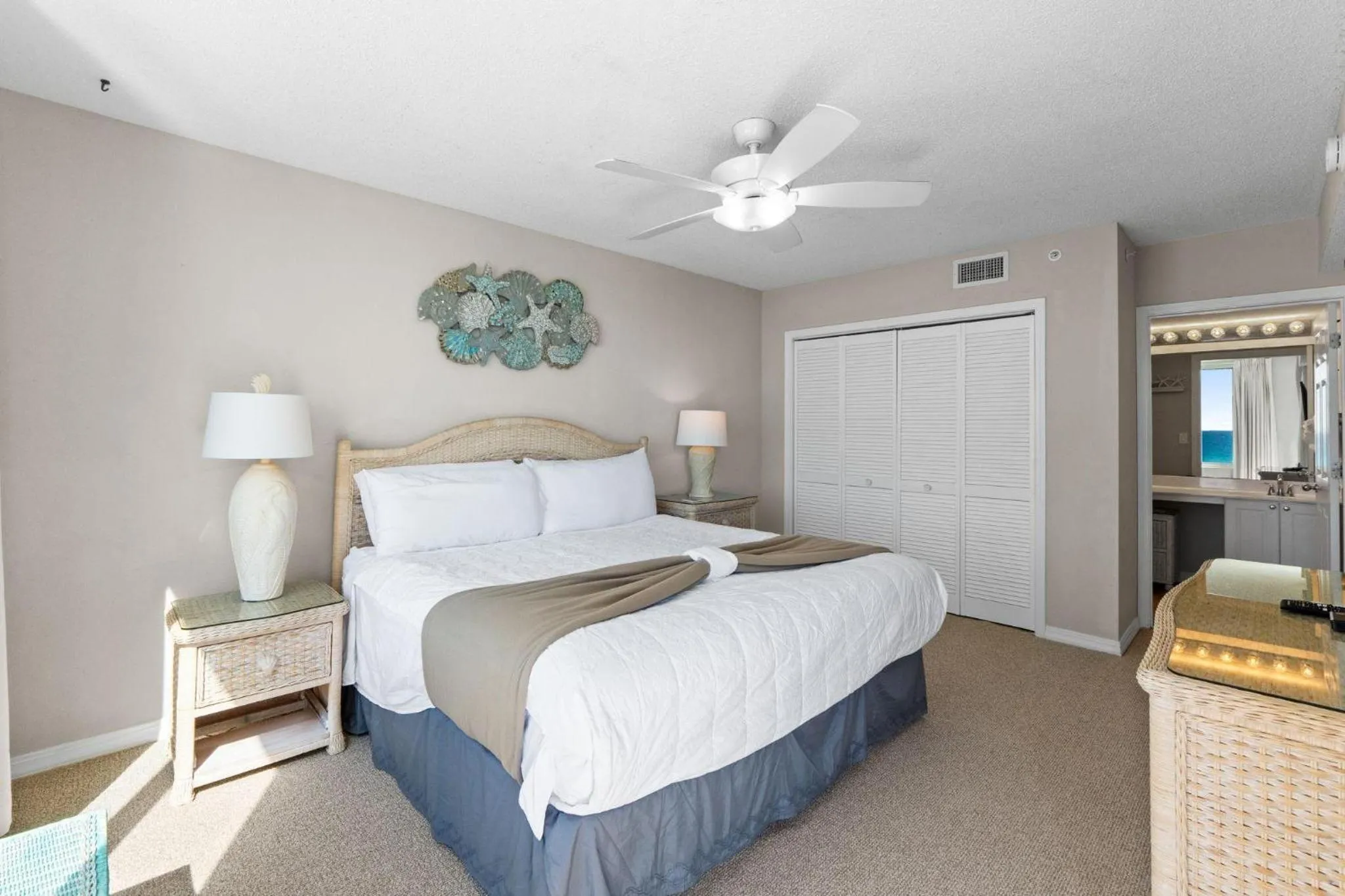 Bed in Island Princess 409 - High Tide Hideaway