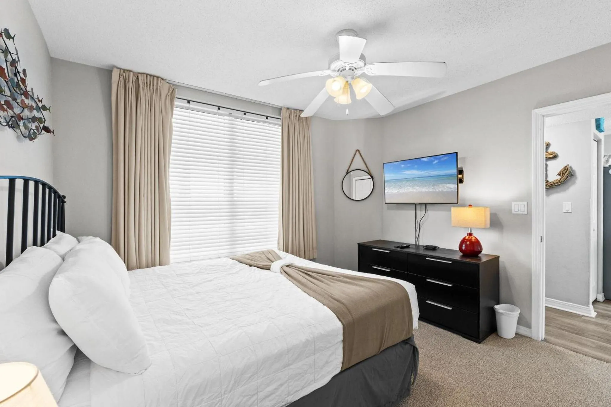Bed in Island Princess 409 - High Tide Hideaway