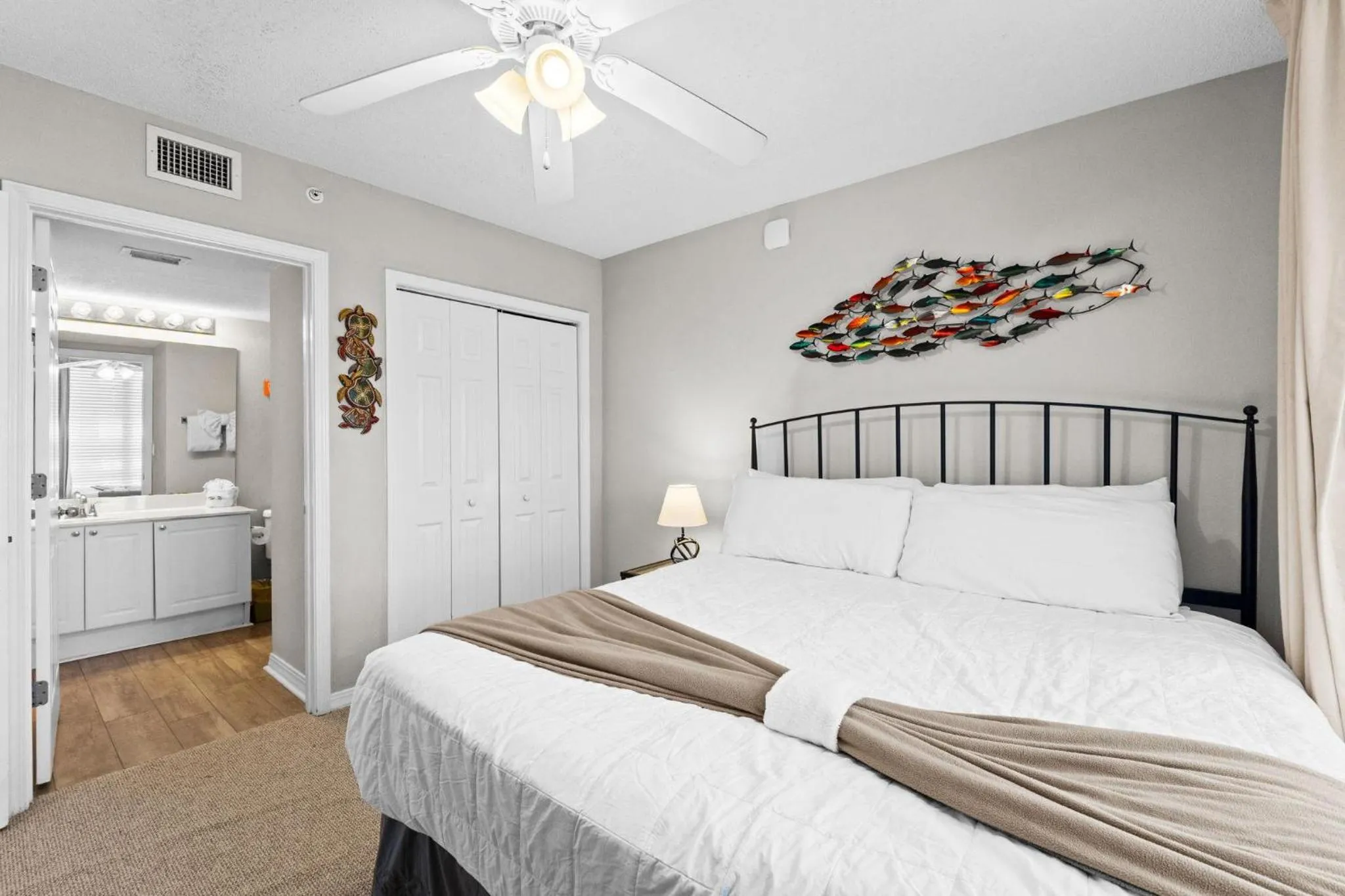 Bed in Island Princess 409 - High Tide Hideaway
