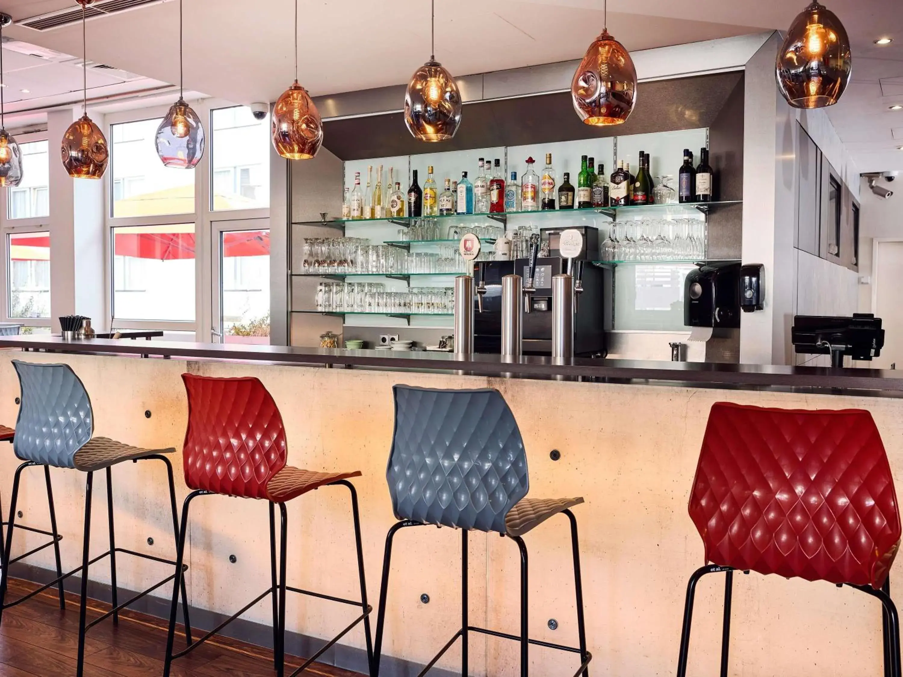 Lounge or bar in ibis Hotel Düsseldorf Hauptbahnhof Lounge or bar in ibis Hotel Düsseldorf Hauptbahnhof