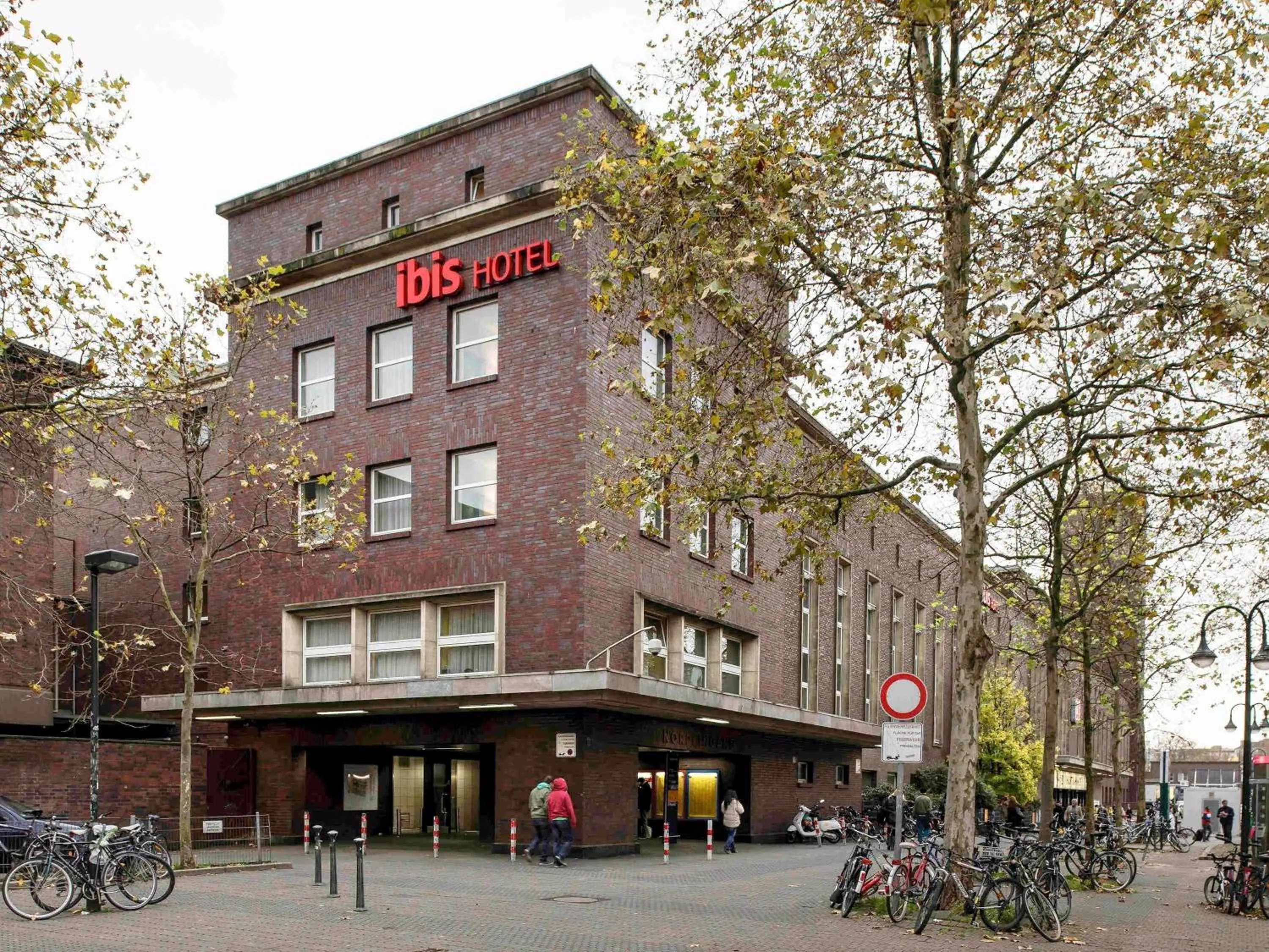 Property building in ibis Hotel Düsseldorf Hauptbahnhof
