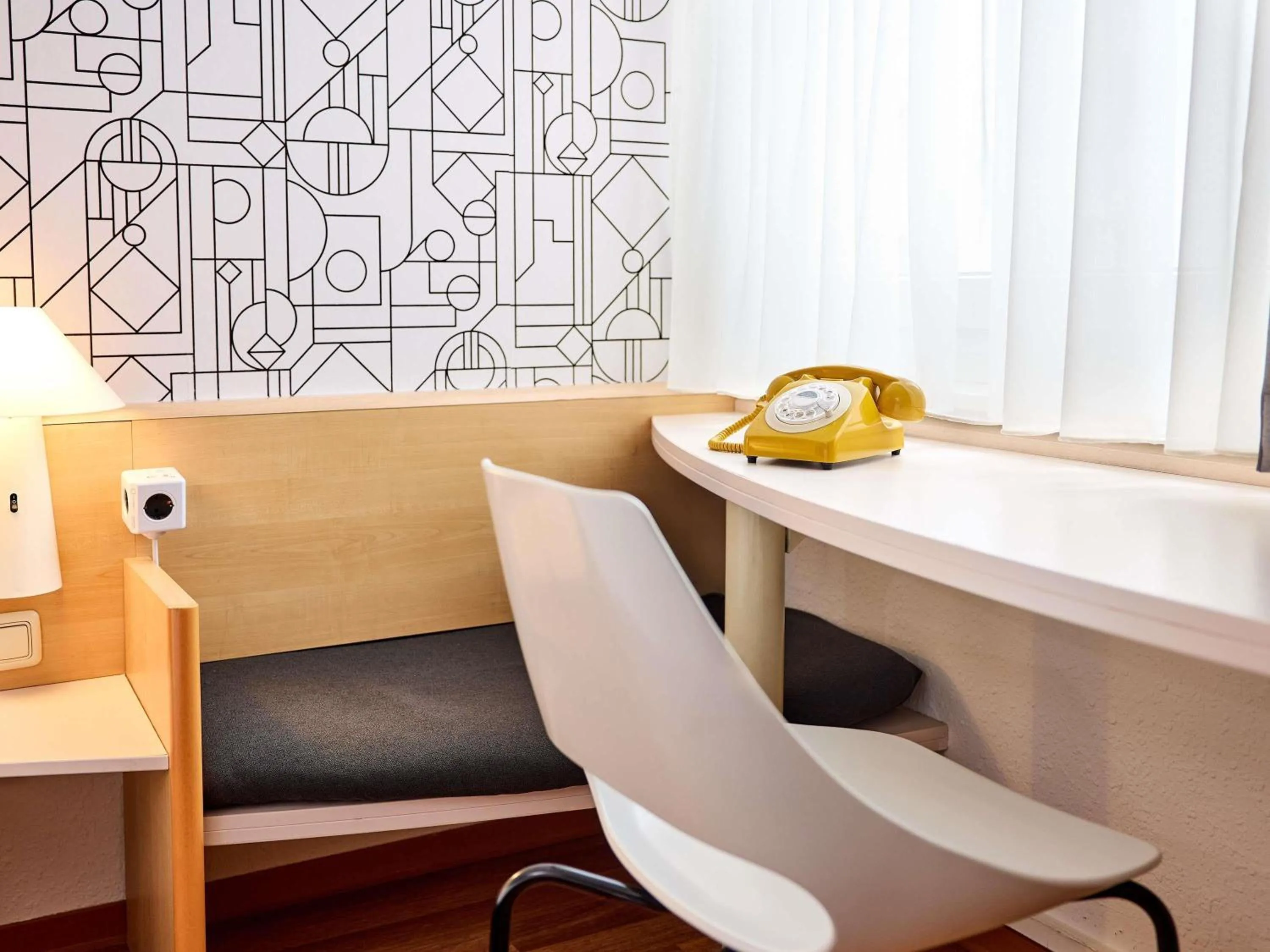 Bedroom in ibis Hotel Düsseldorf Hauptbahnhof