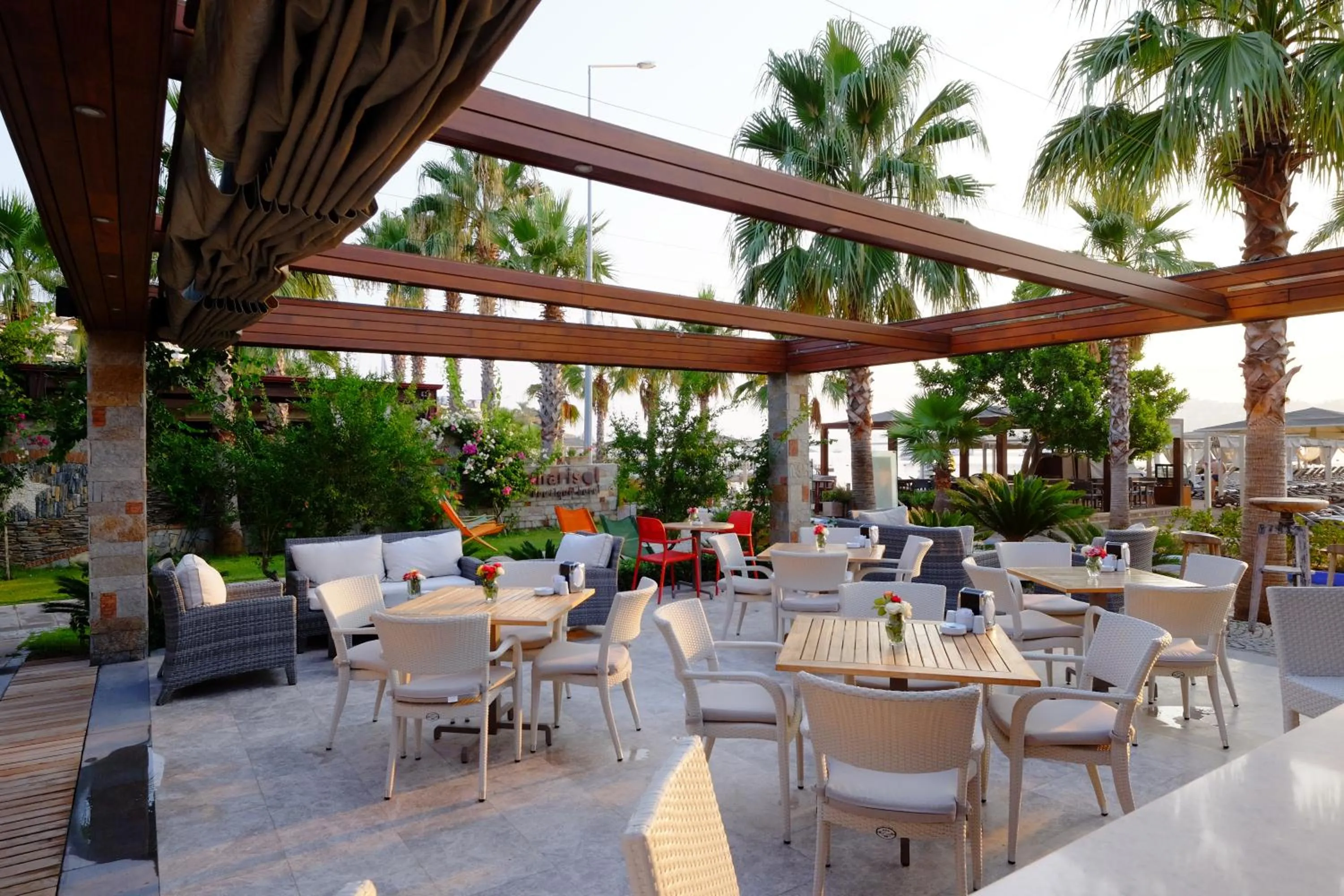 Restaurant/places to eat in Marisol Boutique Hotel