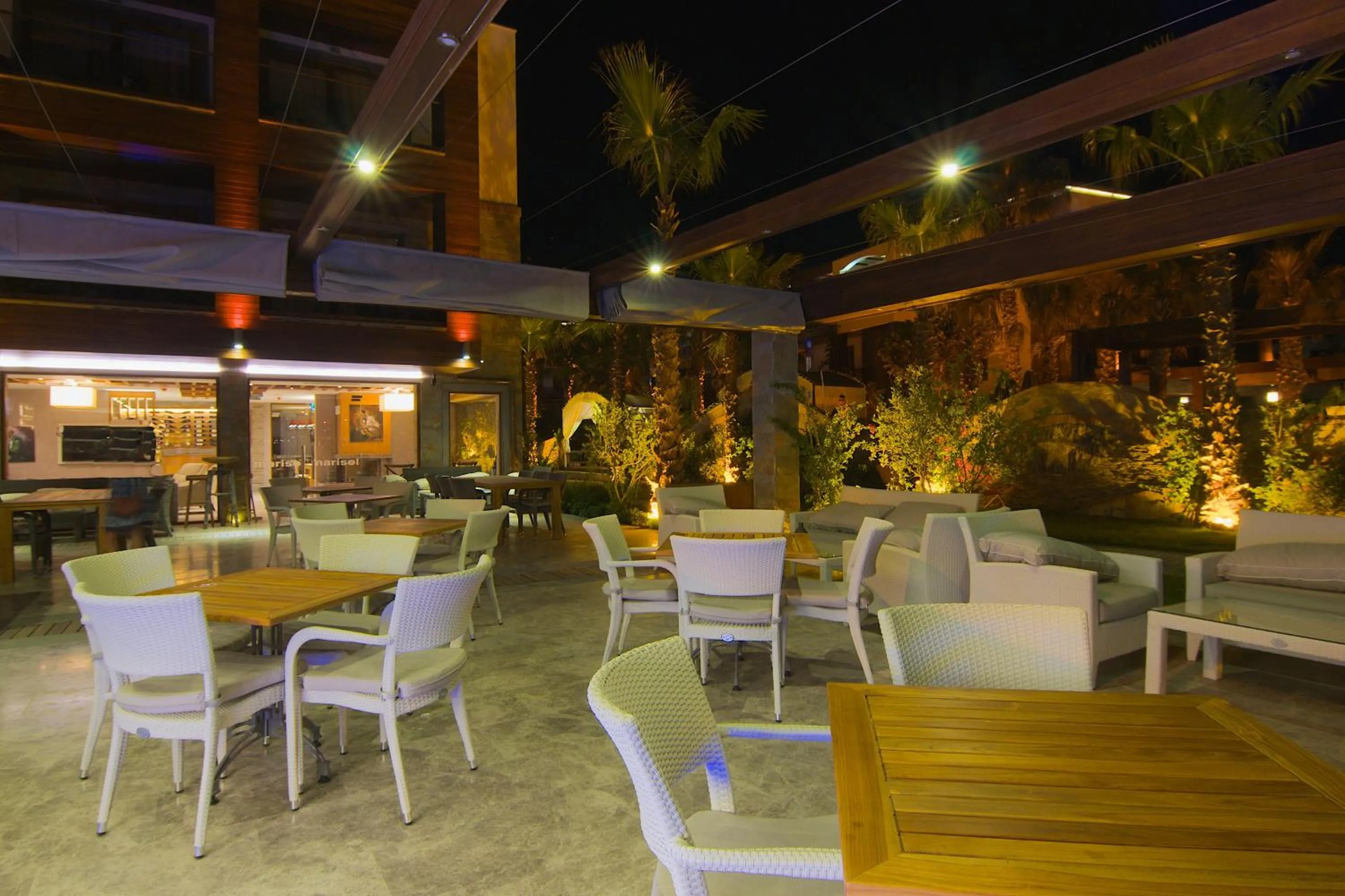 Restaurant/places to eat in Marisol Boutique Hotel