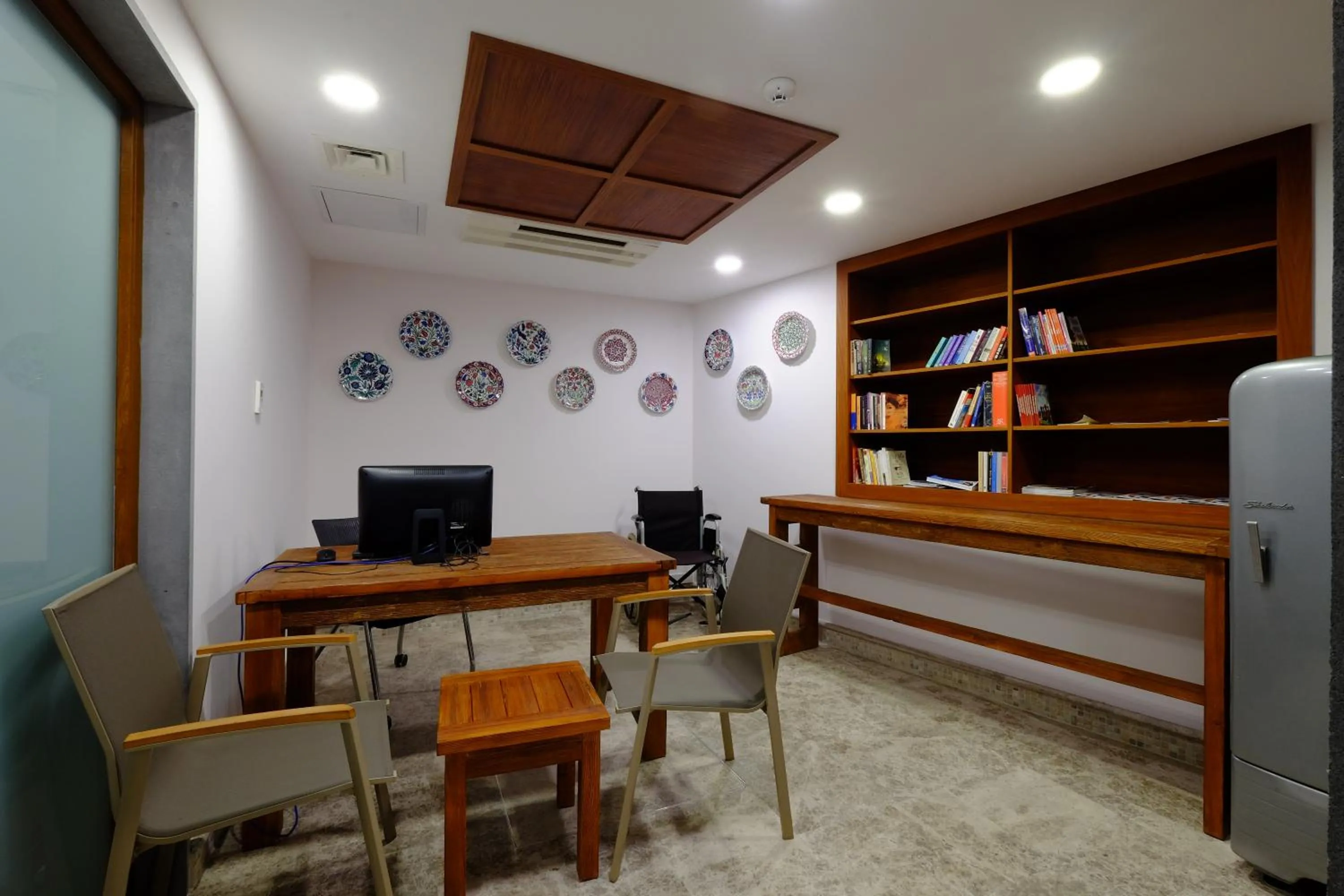 Library in Marisol Boutique Hotel