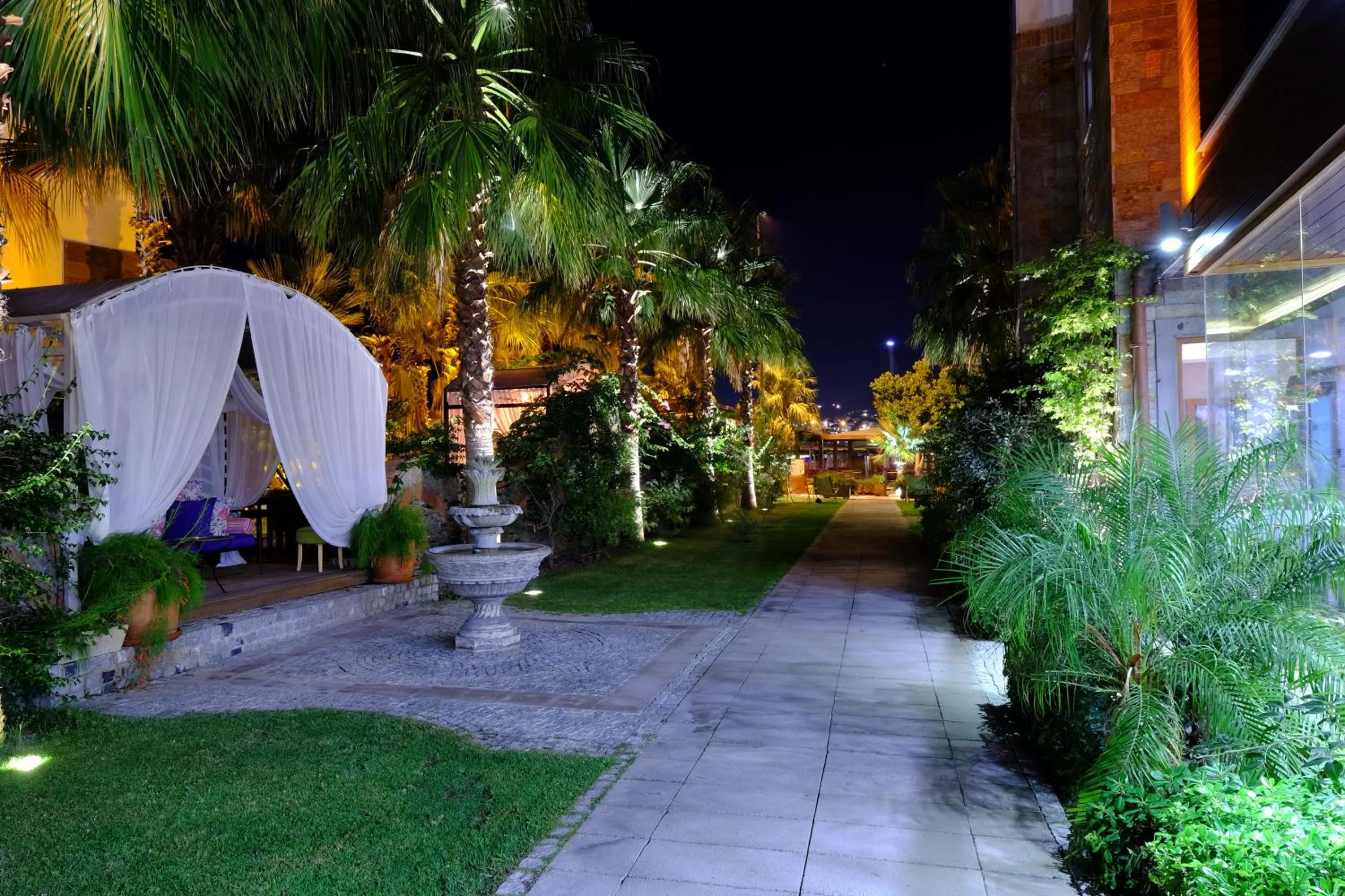Garden in Marisol Boutique Hotel