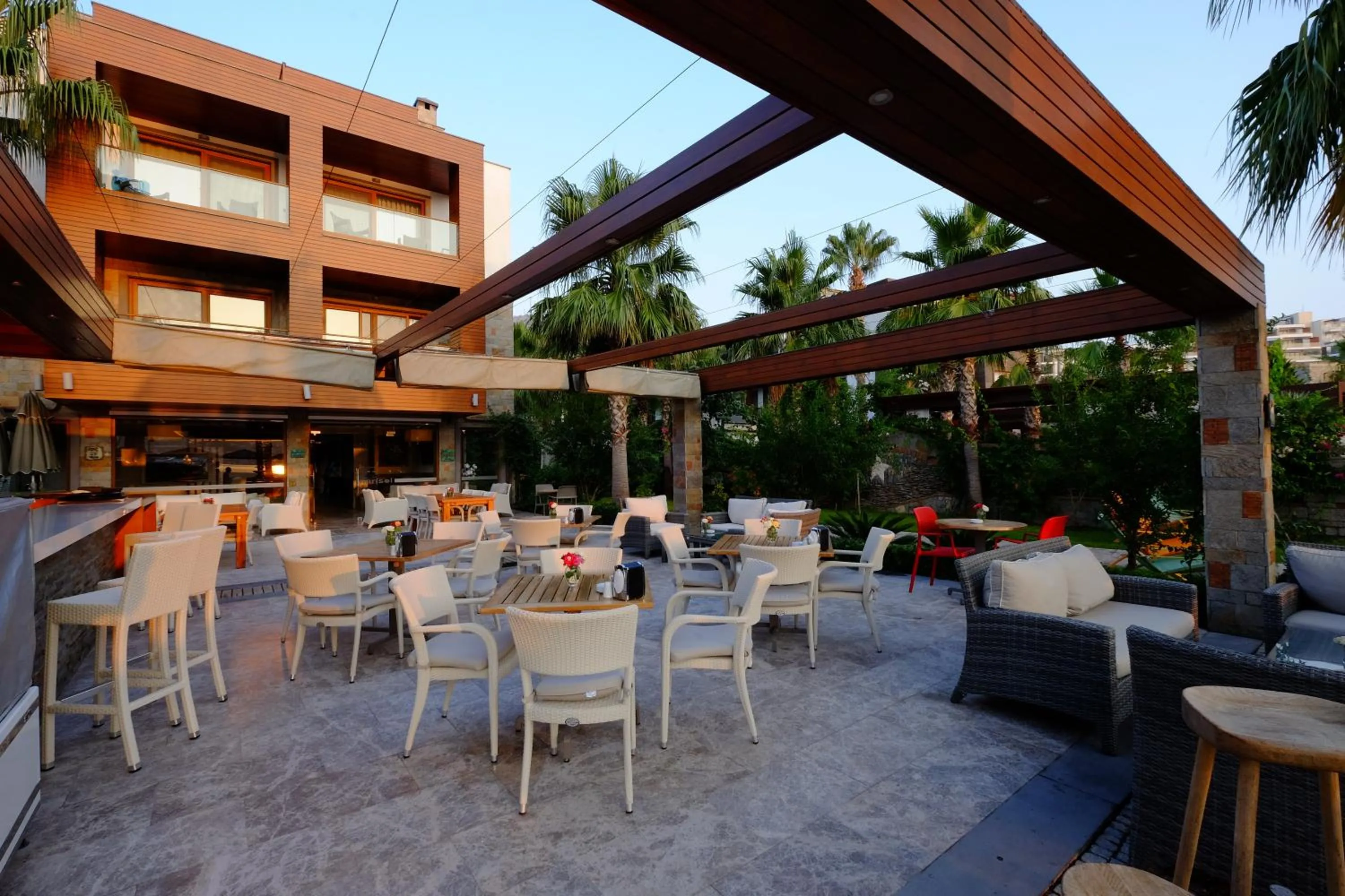 Restaurant/places to eat in Marisol Boutique Hotel