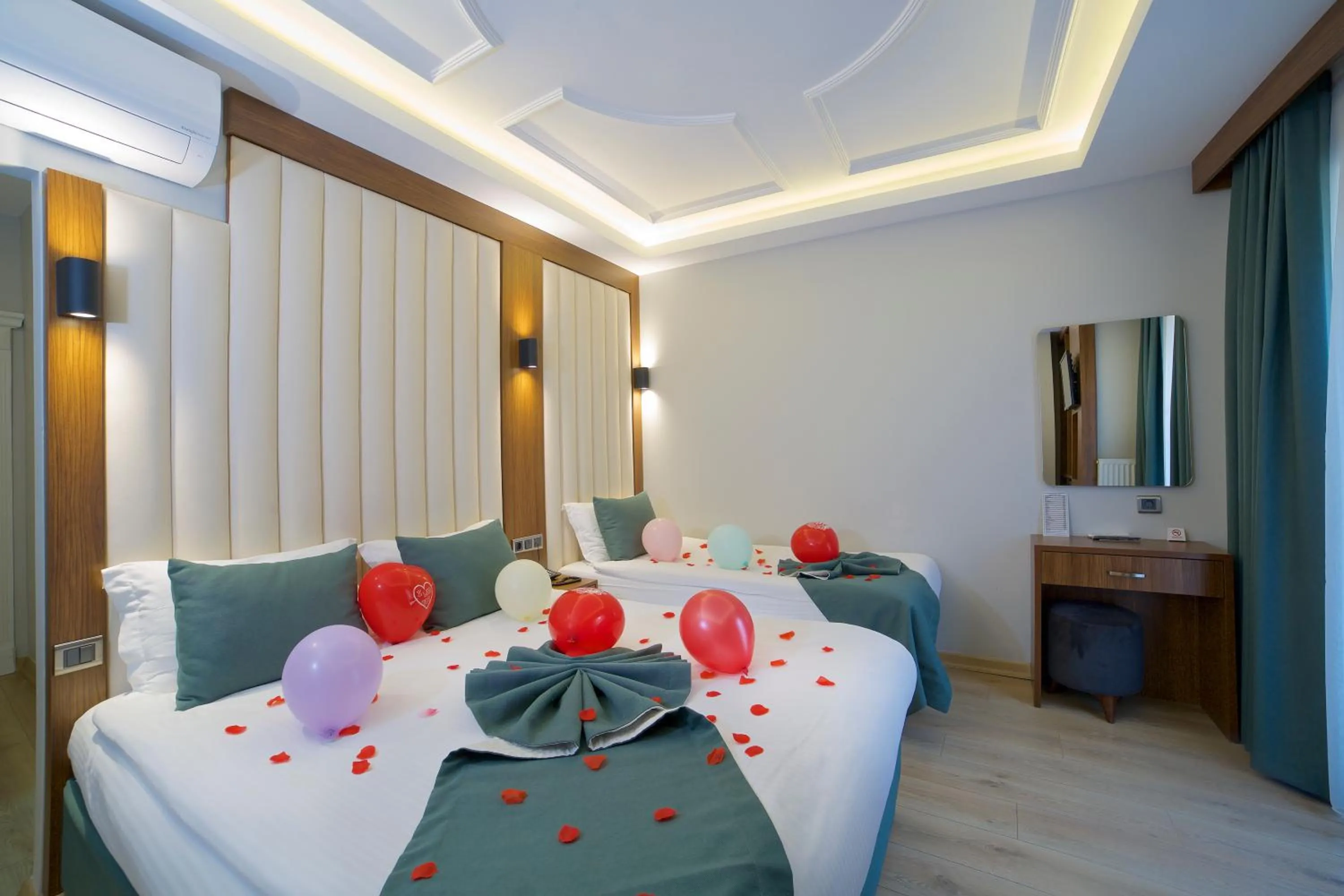 Photo of the whole room, Bed in Hotel Black Tulip