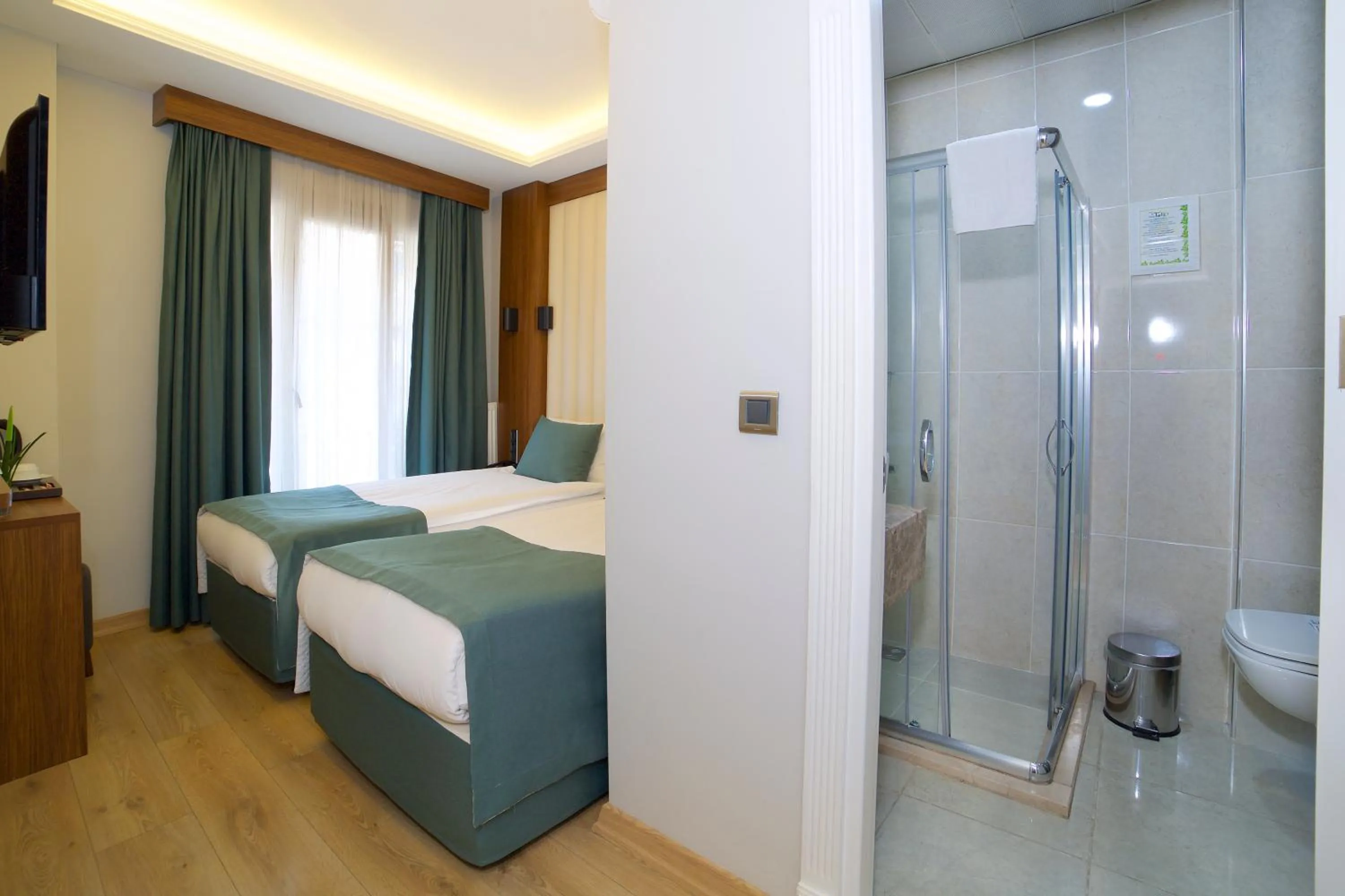 Photo of the whole room, Bed in Hotel Black Tulip