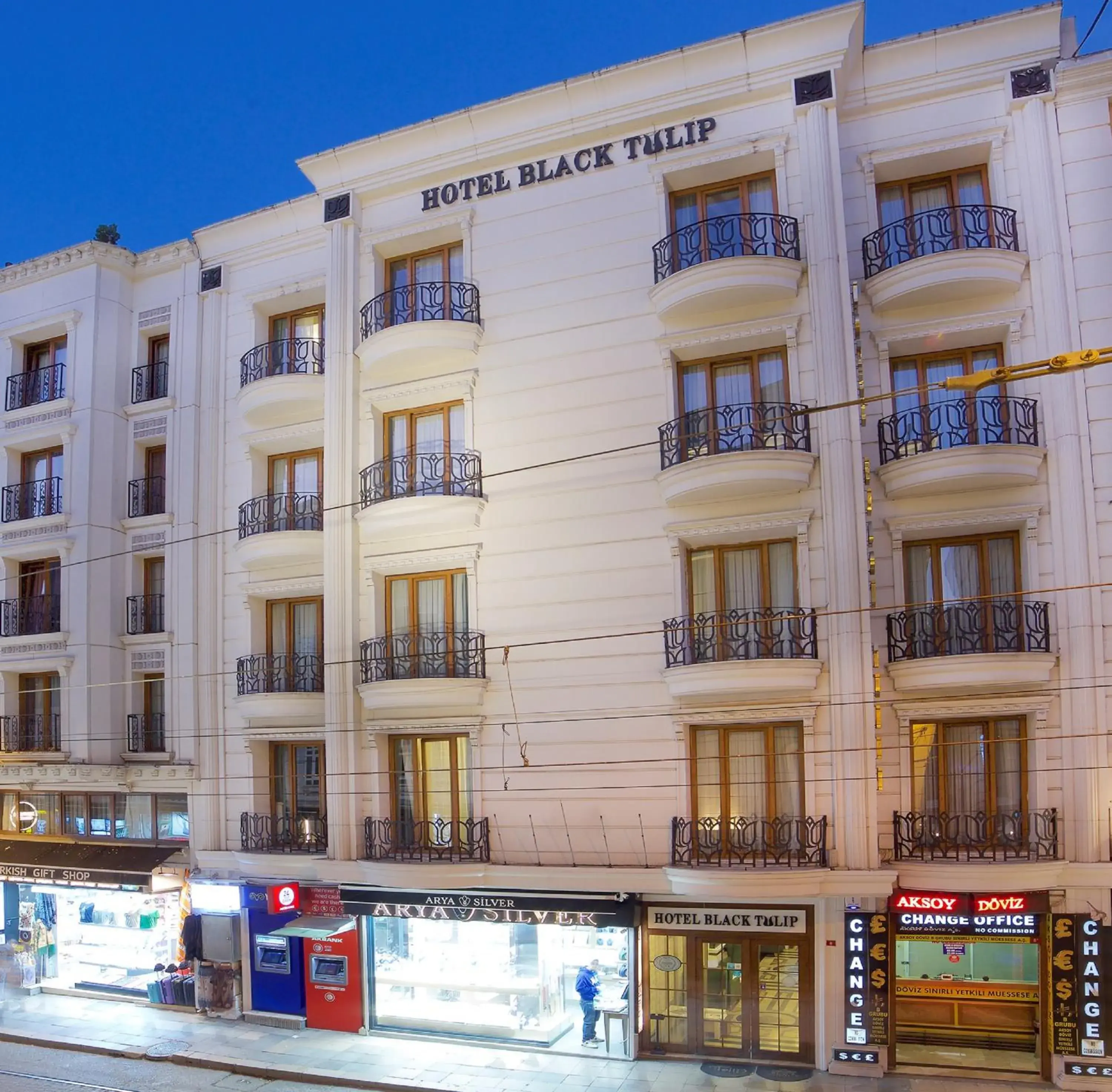 Property building in Hotel Black Tulip Property building in Hotel Black Tulip