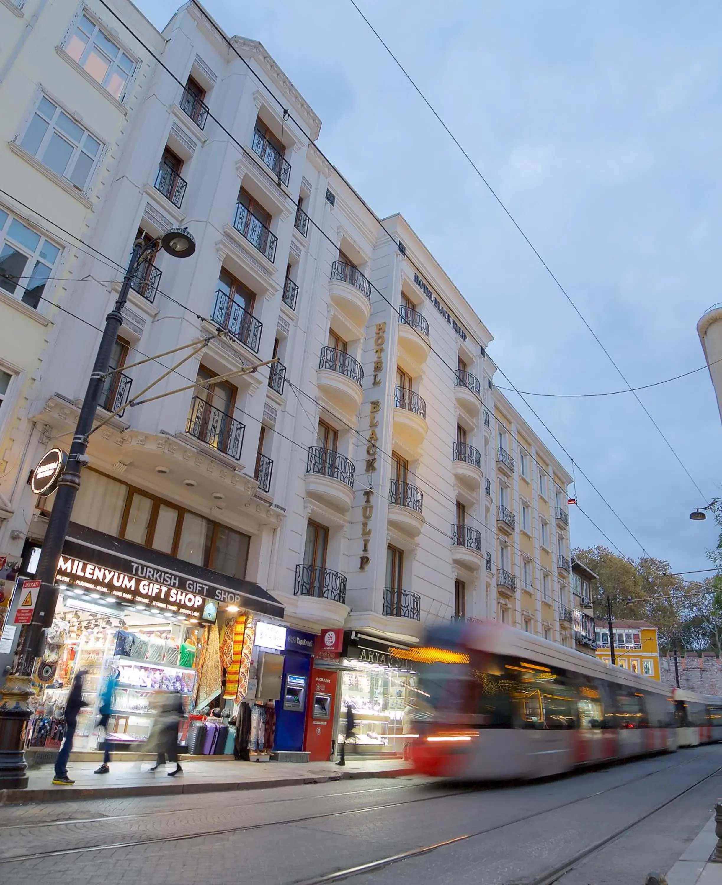 Property building in Hotel Black Tulip Property building in Hotel Black Tulip