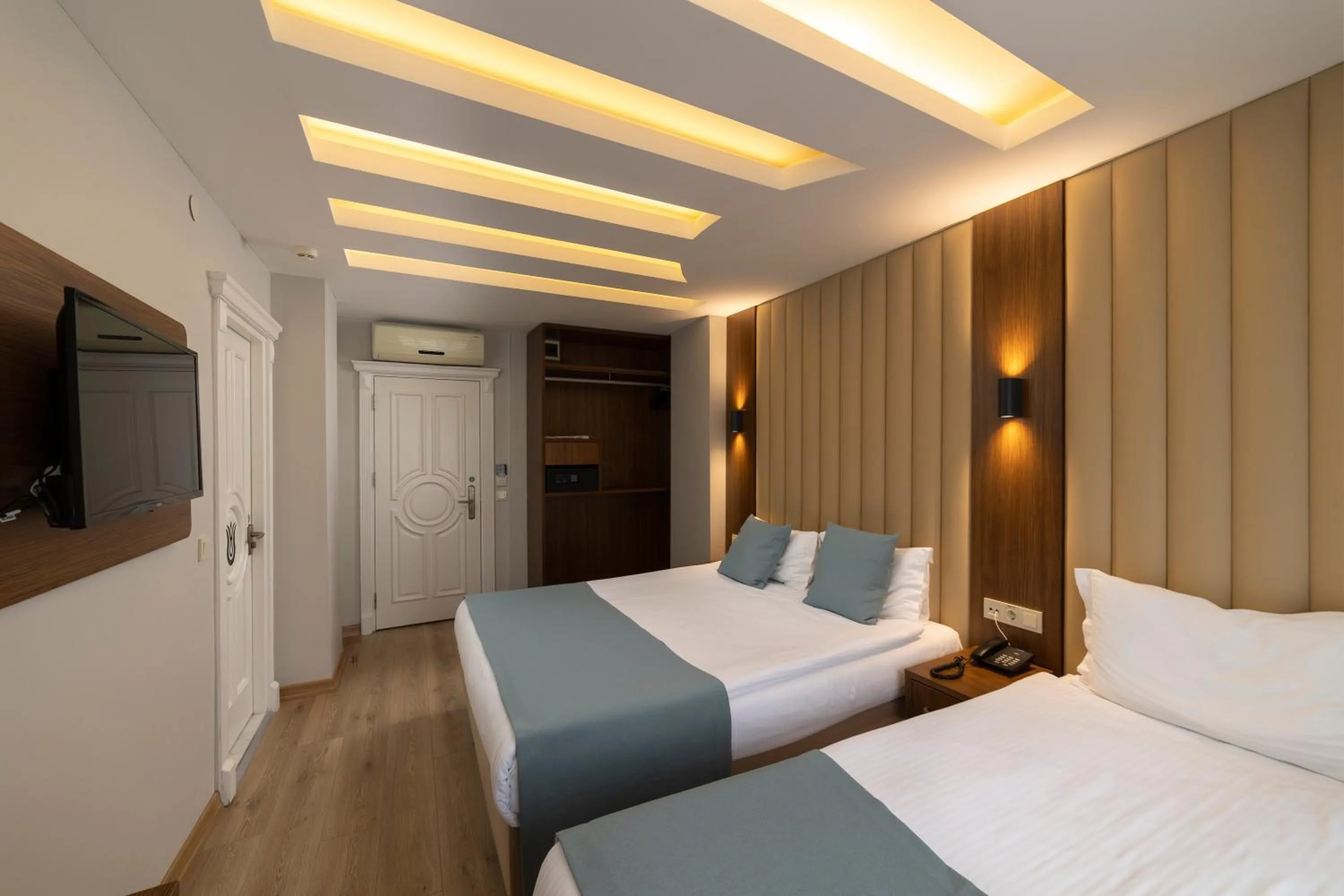 Photo of the whole room, Bed in Hotel Black Tulip