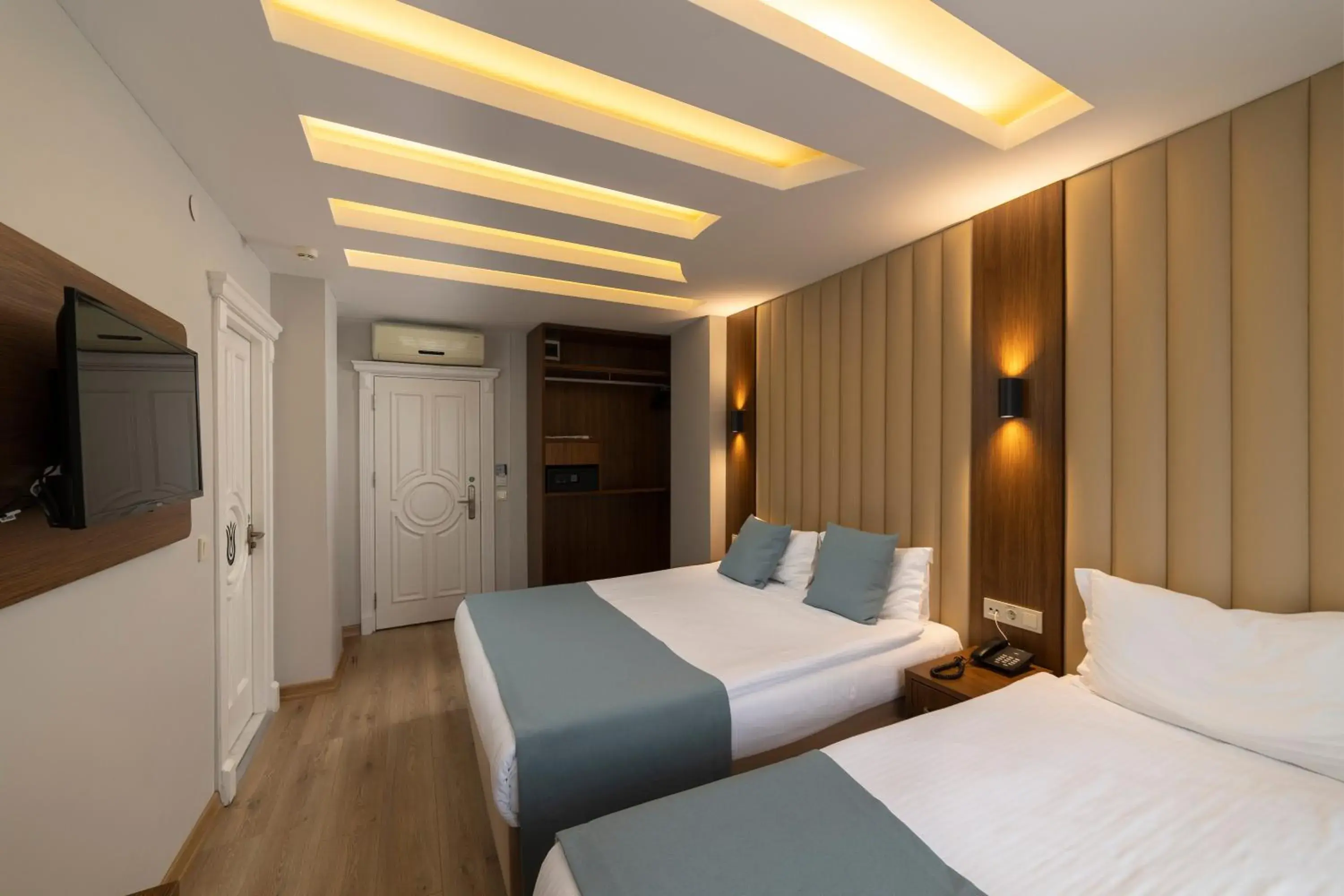 Photo of the whole room, Bed in Hotel Black Tulip Photo of the whole room, Bed in Hotel Black Tulip