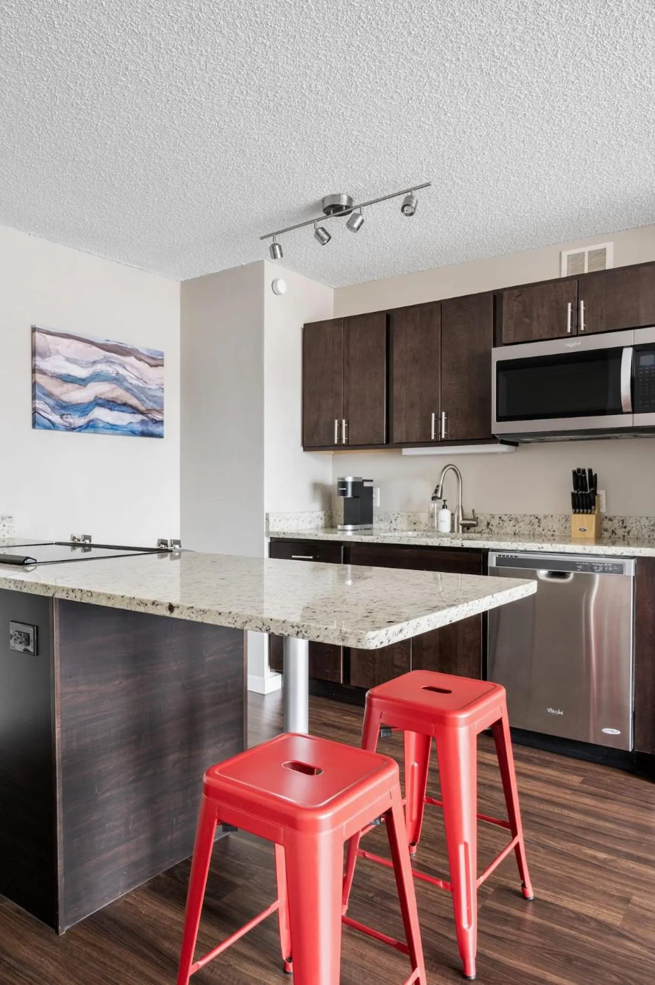 Kitchen or kitchenette in Kasa Magnificent Mile Chicago