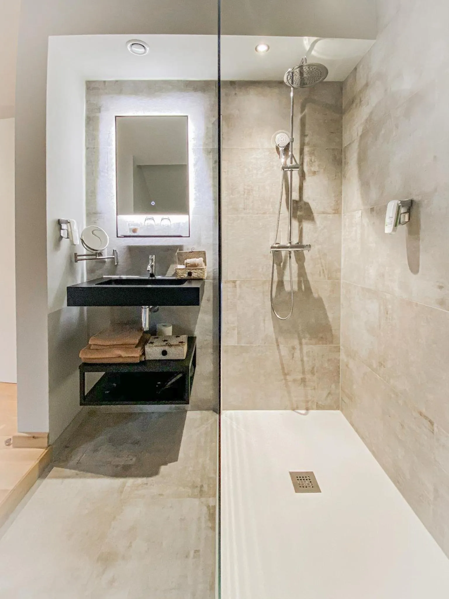 Bathroom in LA GLORIETTE