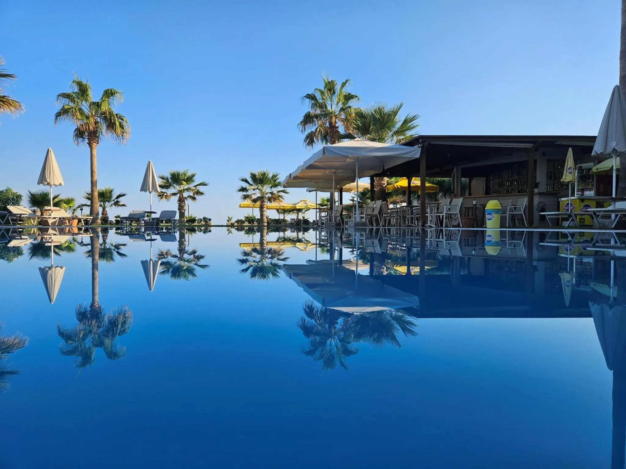 Swimming pool in Ilian Beach & Apartments