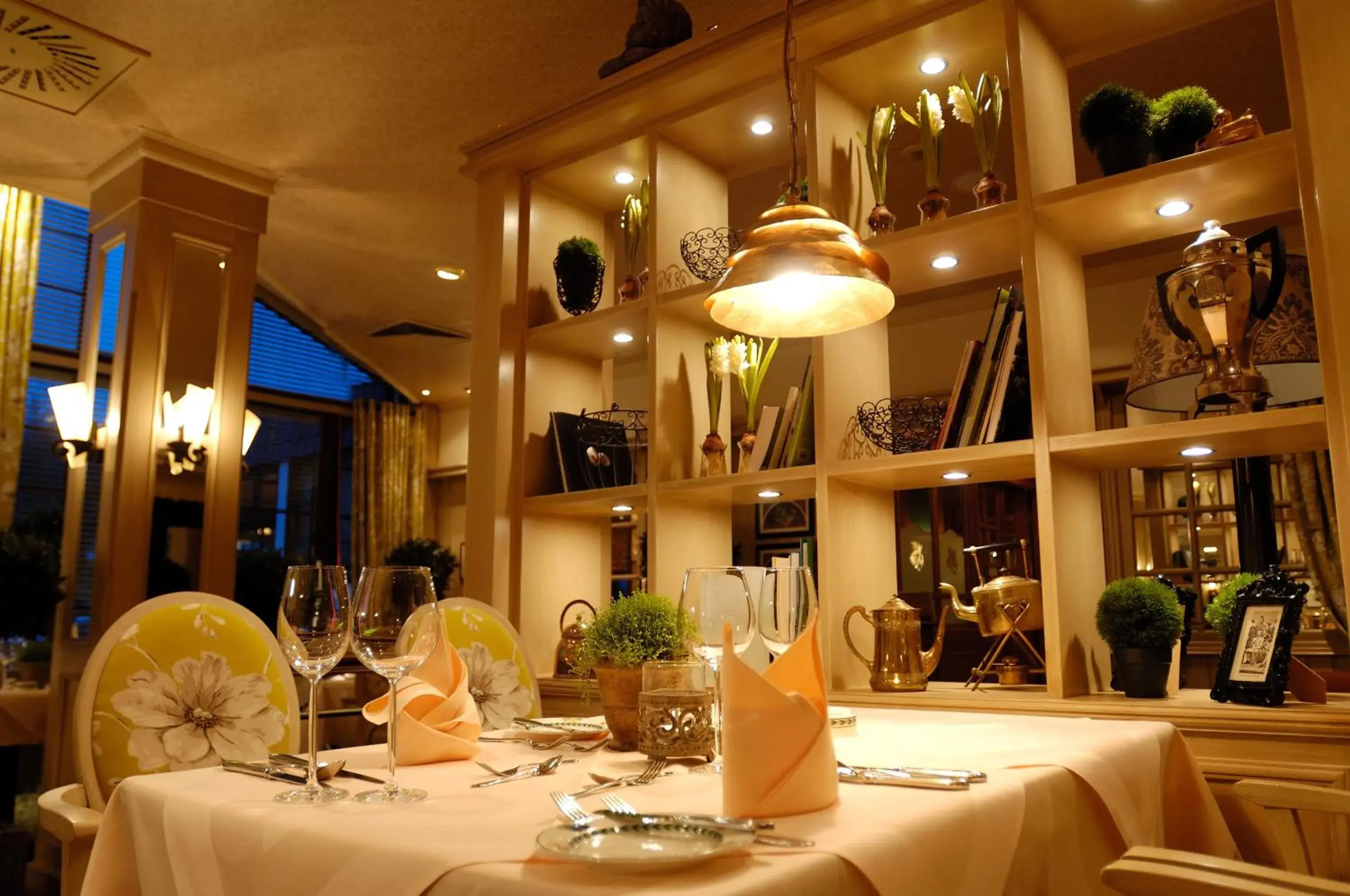 Restaurant/places to eat in Land & Golf Hotel Stromberg Restaurant/places to eat in Land & Golf Hotel Stromberg