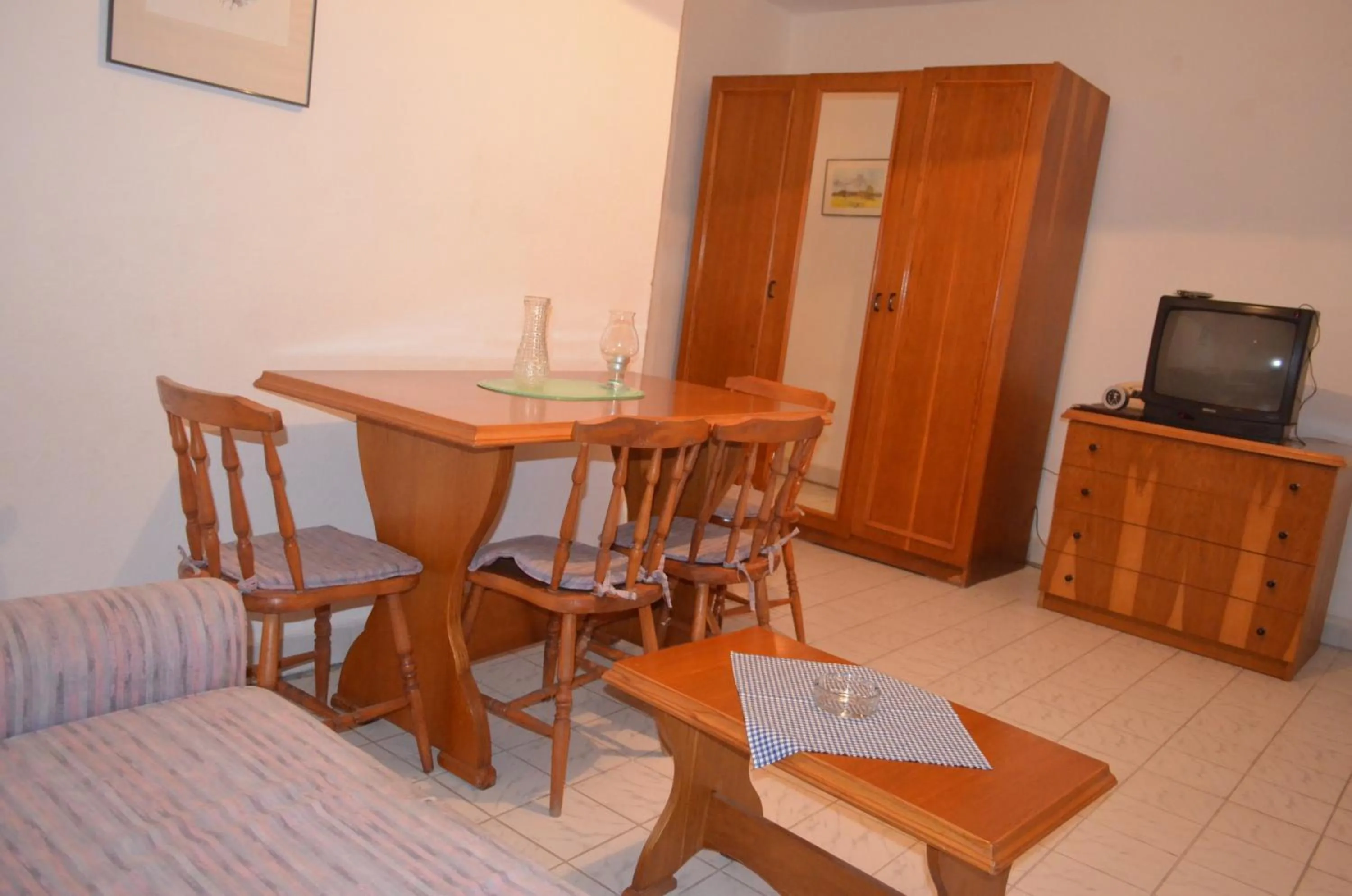 TV and multimedia in Delphin Apart Hotel