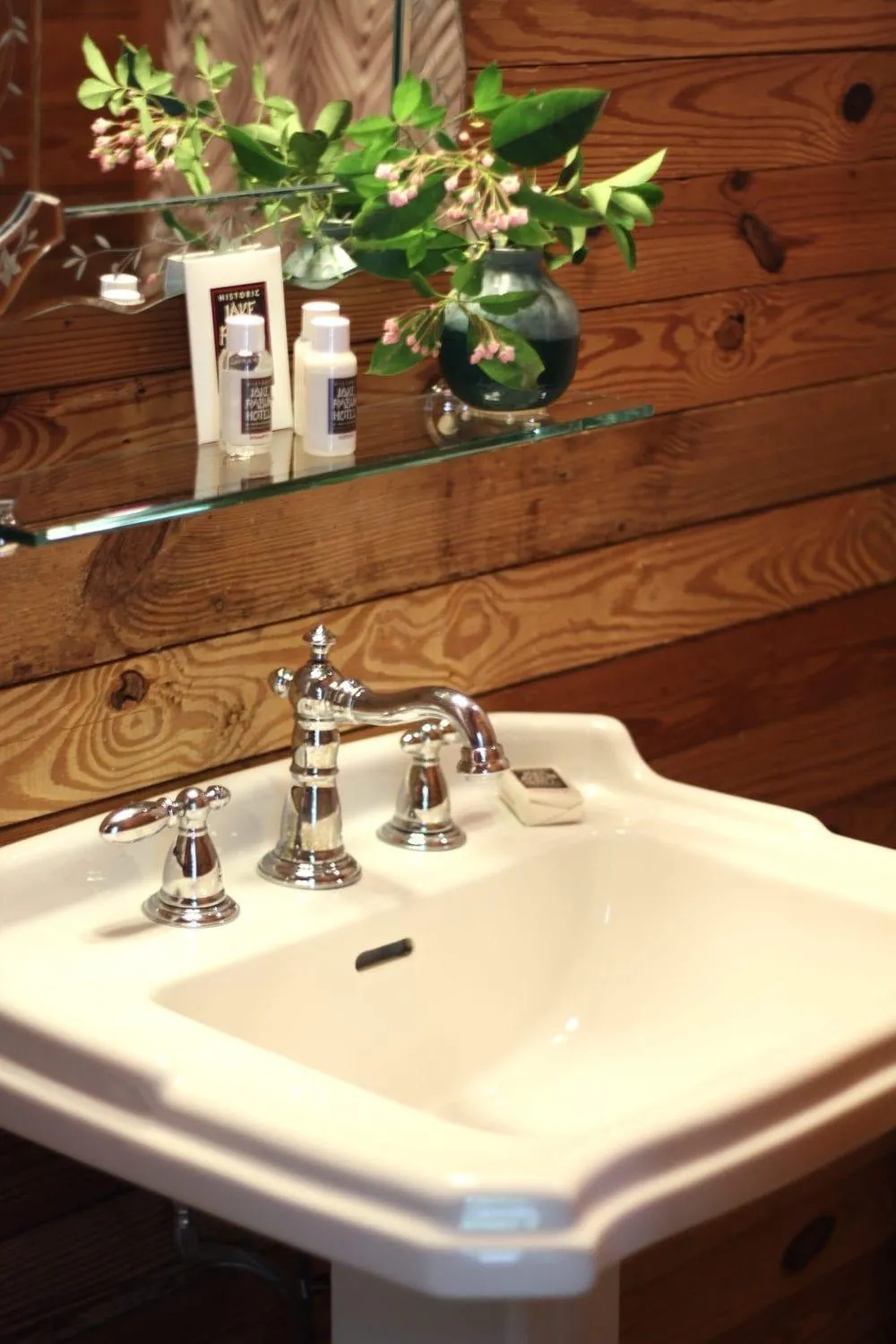 Bathroom in Lake Rabun Hotel